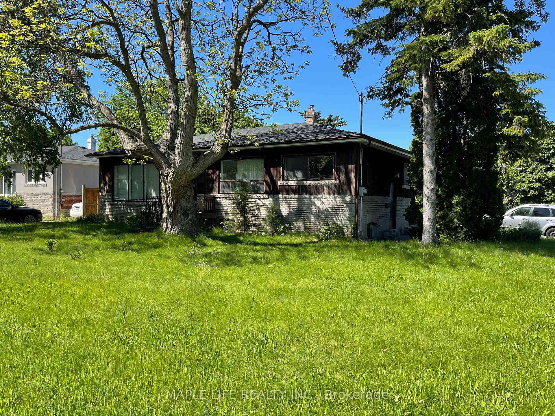Front of 147 Earlton Road