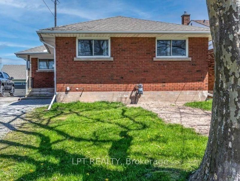 Photo 2 of 7156 Warden Avenue, Niagara Falls, Arad/Fallsview — HOMEH