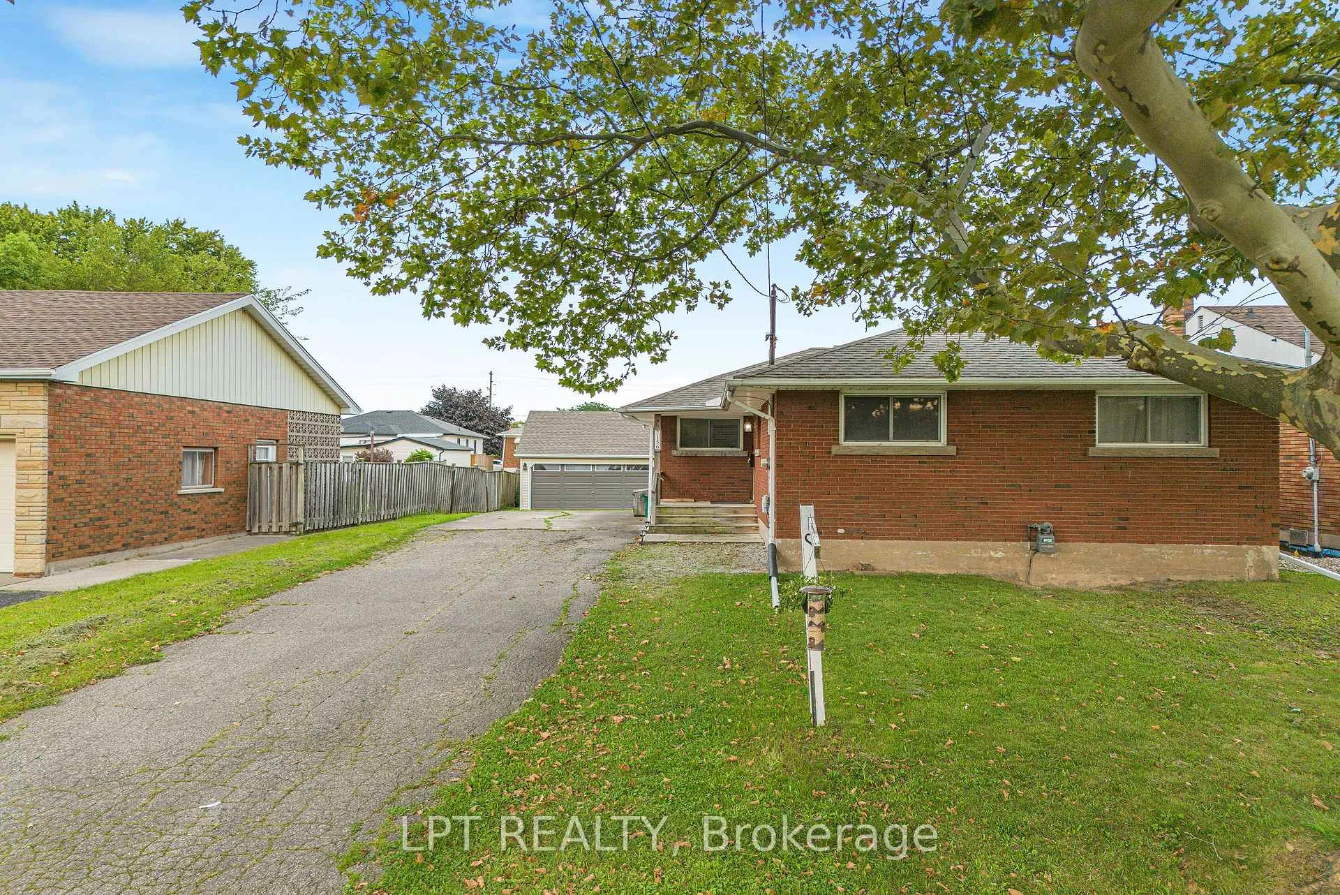 Photo of 7156 Warden Avenue