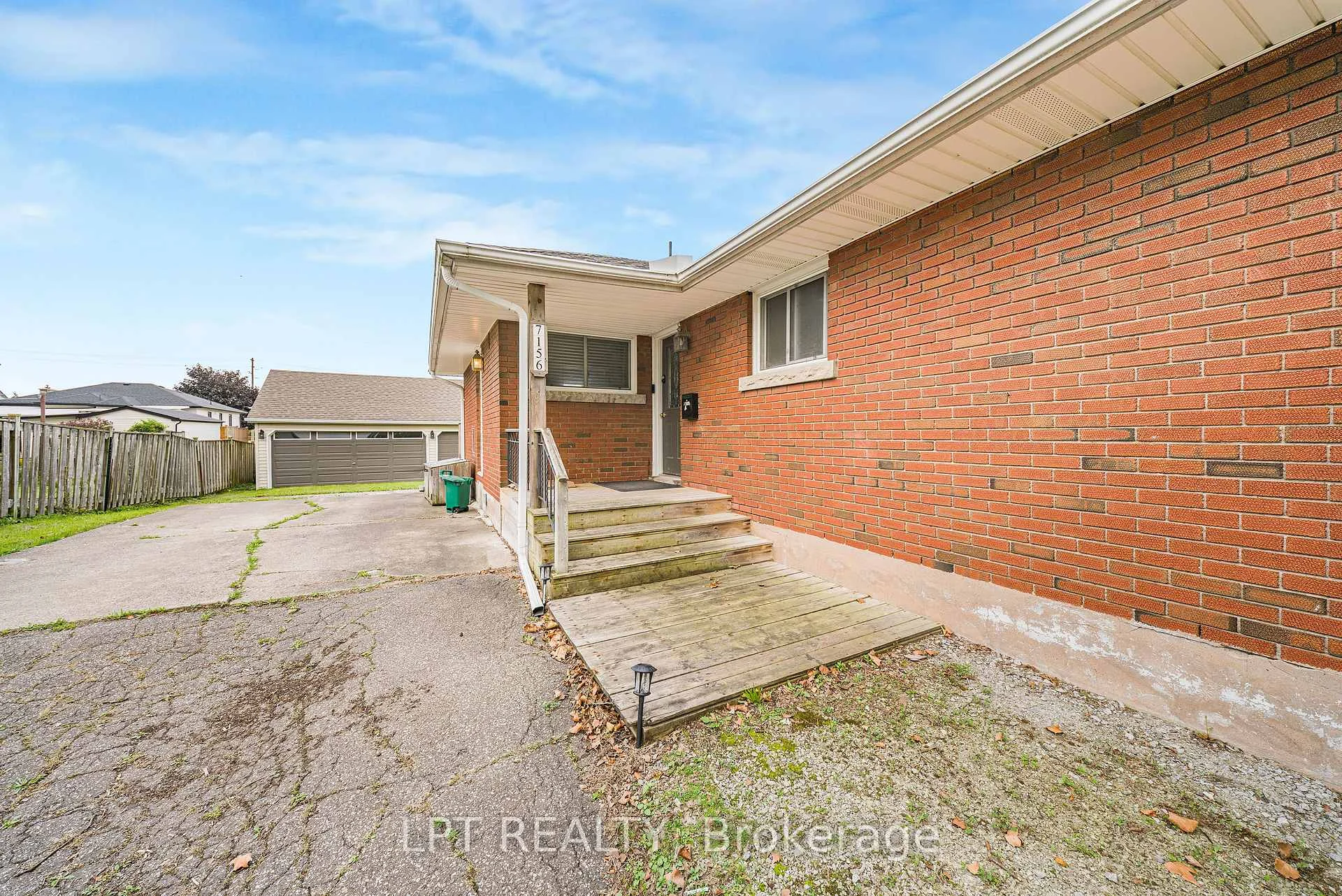 Photo 8 of 7156 Warden Avenue, Niagara Falls, Arad/Fallsview — HOMEH