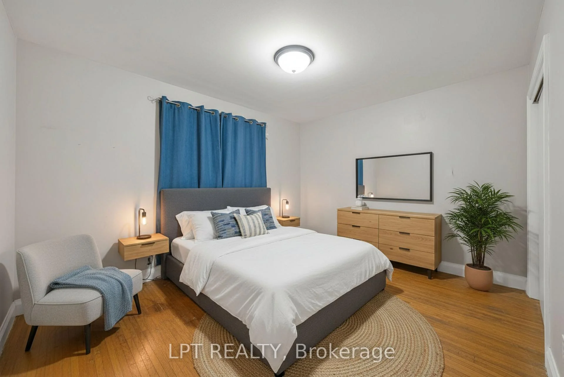 Photo 11 of 7156 Warden Avenue, Niagara Falls, Arad/Fallsview — HOMEH