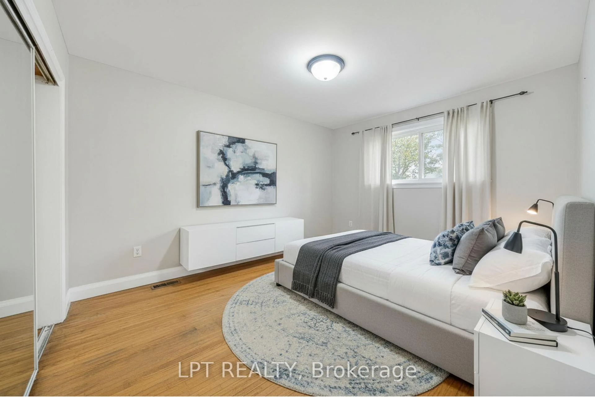 Photo 15 of 7156 Warden Avenue, Niagara Falls, Arad/Fallsview — HOMEH