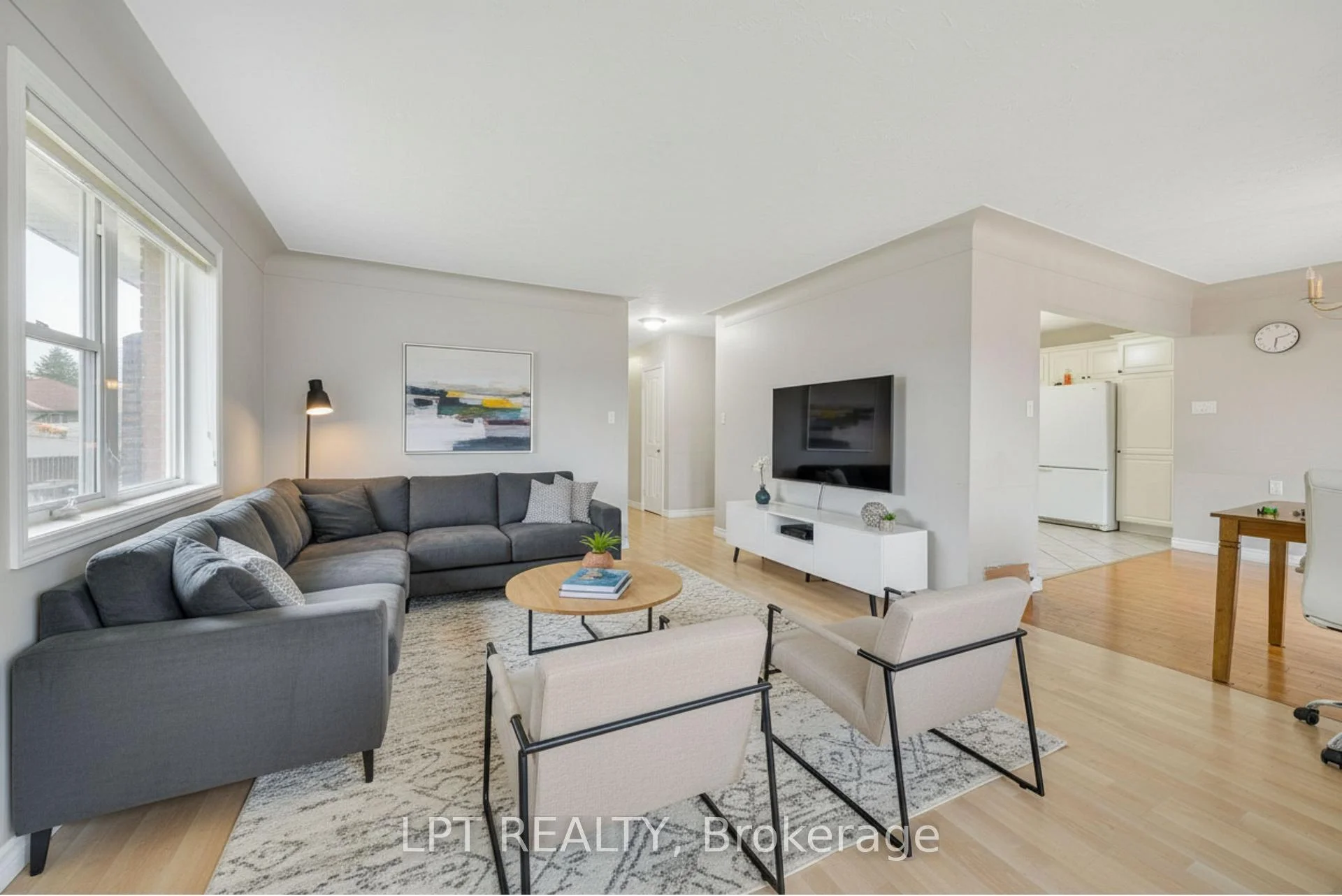 Photo 18 of 7156 Warden Avenue, Niagara Falls, Arad/Fallsview — HOMEH