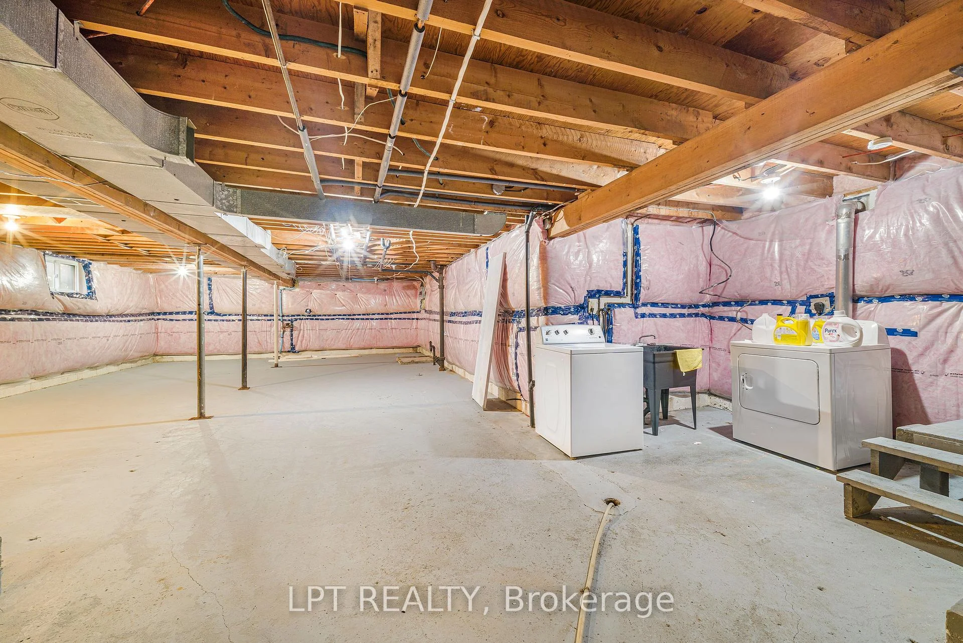 Photo 25 of 7156 Warden Avenue, Niagara Falls, Arad/Fallsview — HOMEH