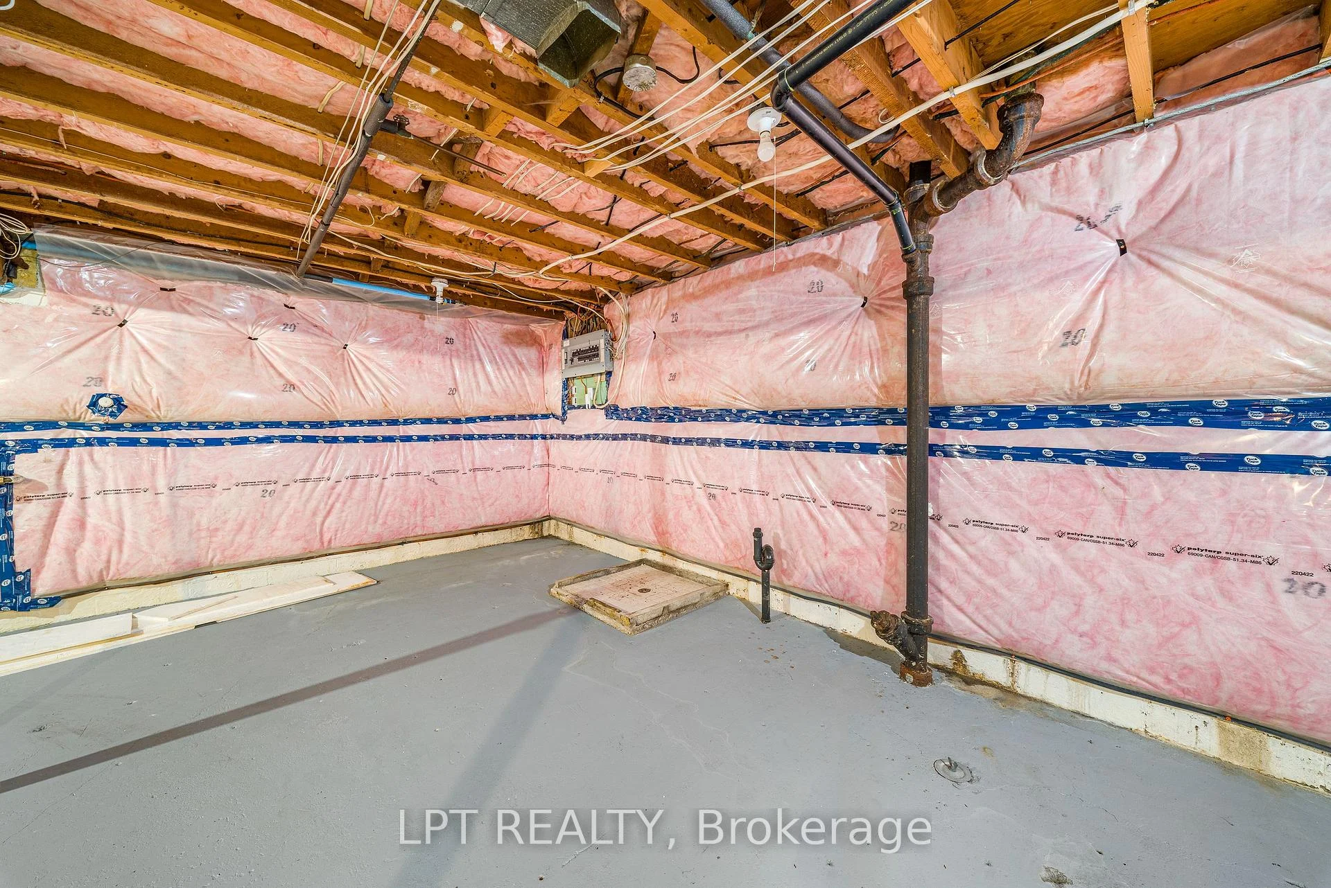Photo 27 of 7156 Warden Avenue, Niagara Falls, Arad/Fallsview — HOMEH