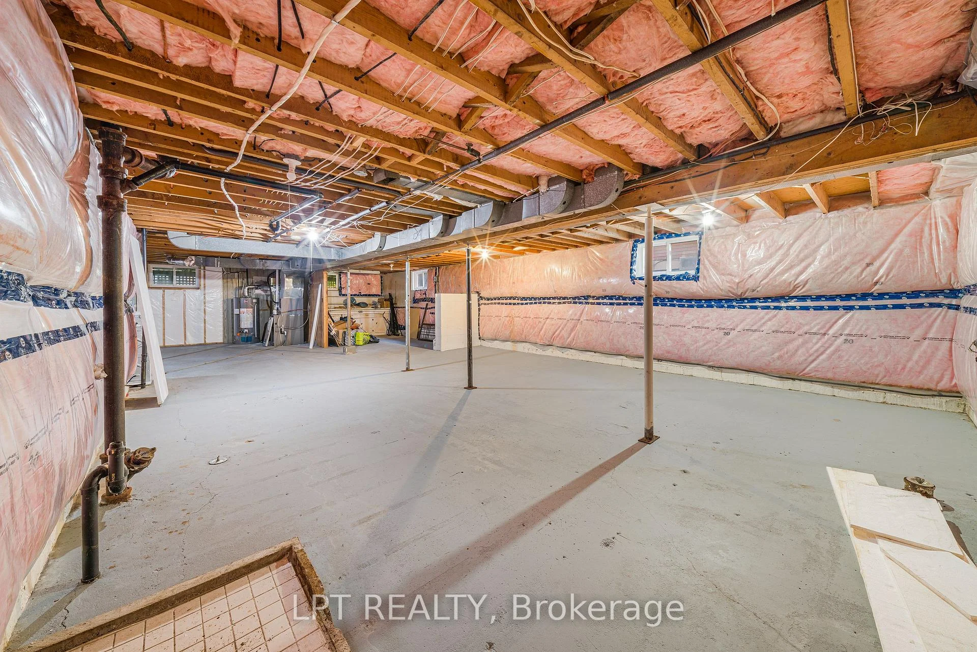 Photo 28 of 7156 Warden Avenue, Niagara Falls, Arad/Fallsview — HOMEH