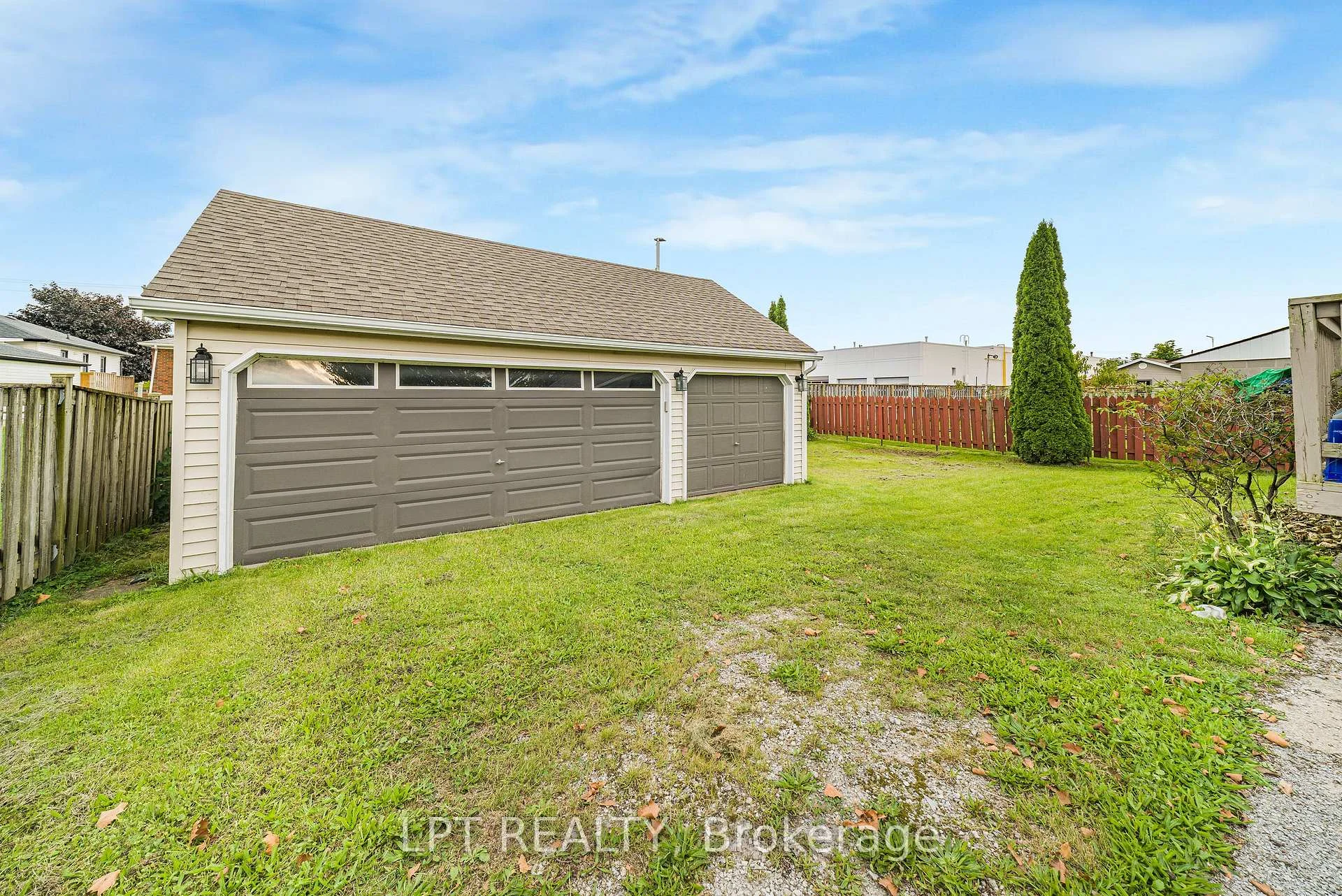 Photo 32 of 7156 Warden Avenue, Niagara Falls, Arad/Fallsview — HOMEH
