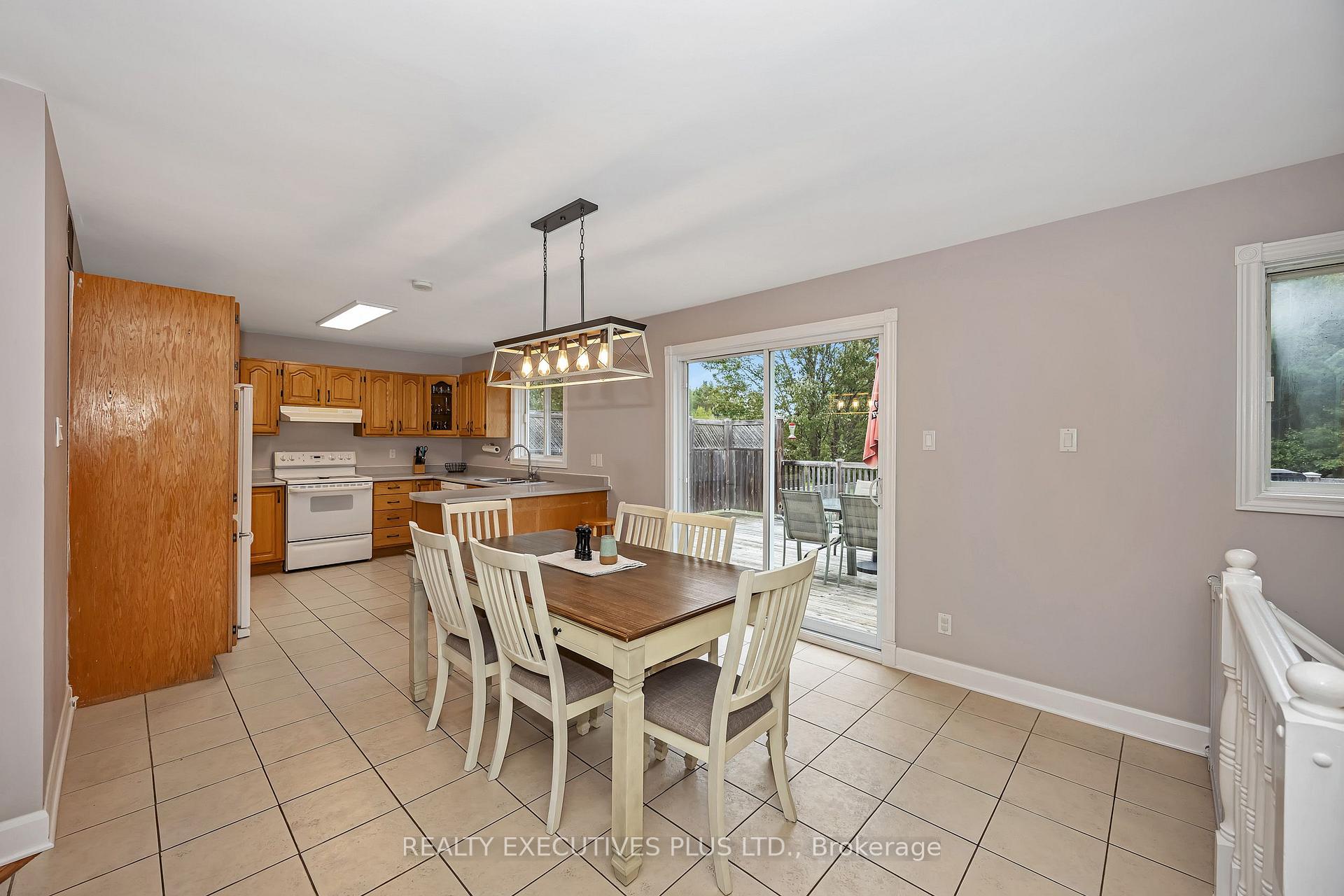 Photo 9 of 4413 Champlain Street, Clarence-Rockland, Clarence/Rockland Twp — HOMEH