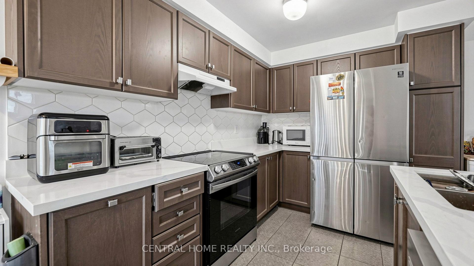 Photo 10 of 25 Camilleri Road, Ajax, Central East — HOMEH