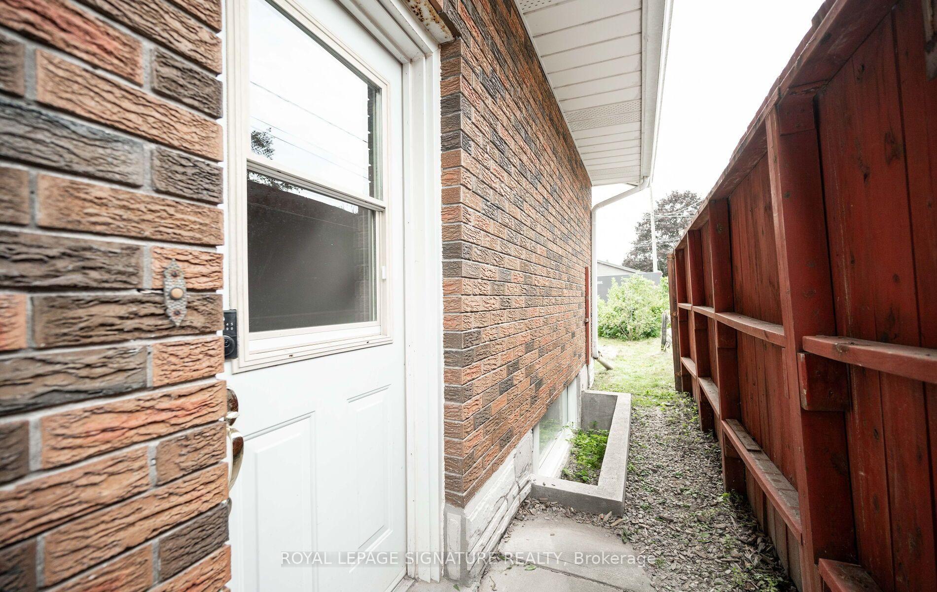 Photo 1 of 16 Eleanor (Lower Level) Court, Guelph, Grange Road — HOMEH