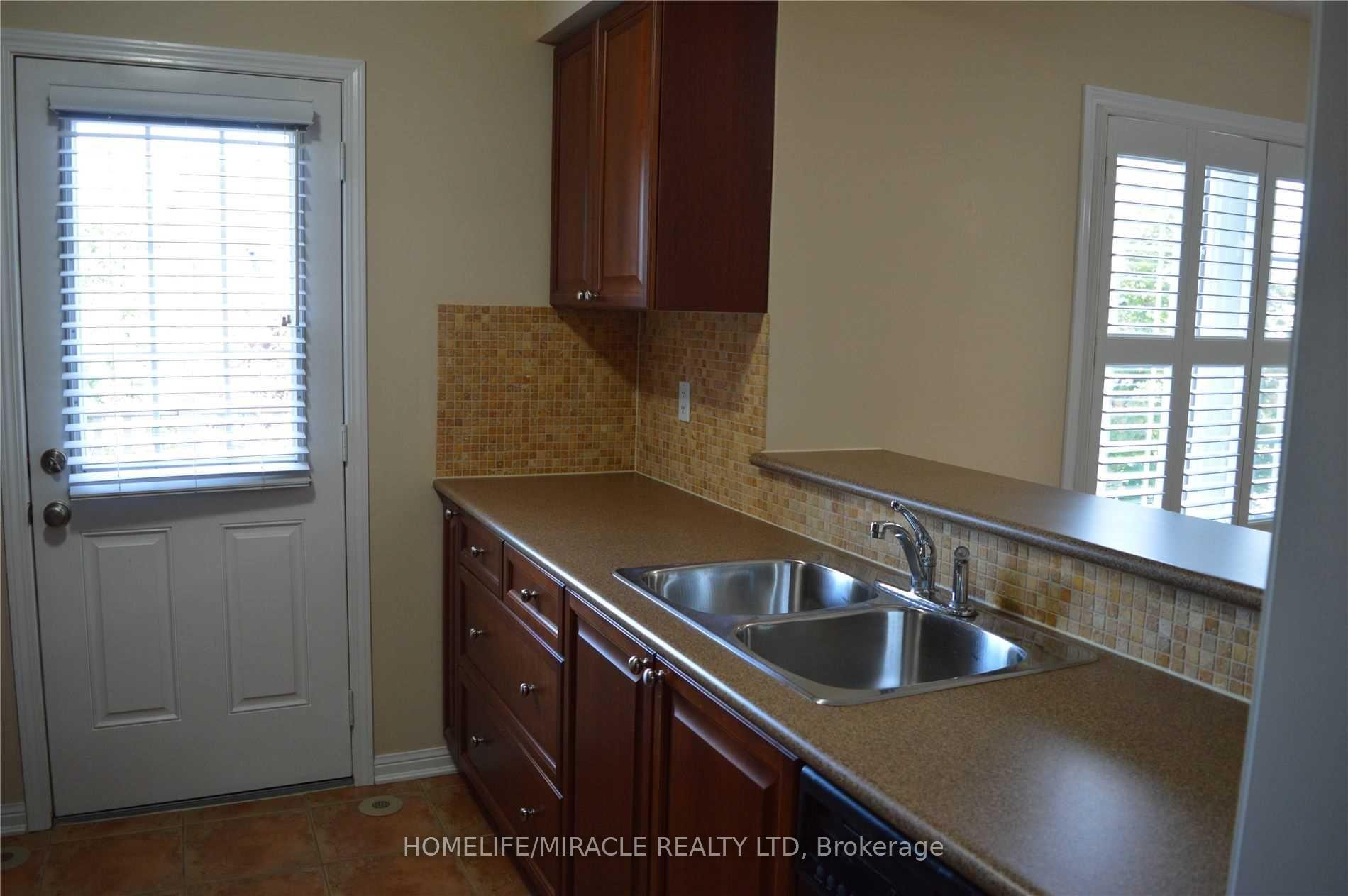 Photo 6 of 918 Burgess Gardens, Milton, Coates — HOMEH