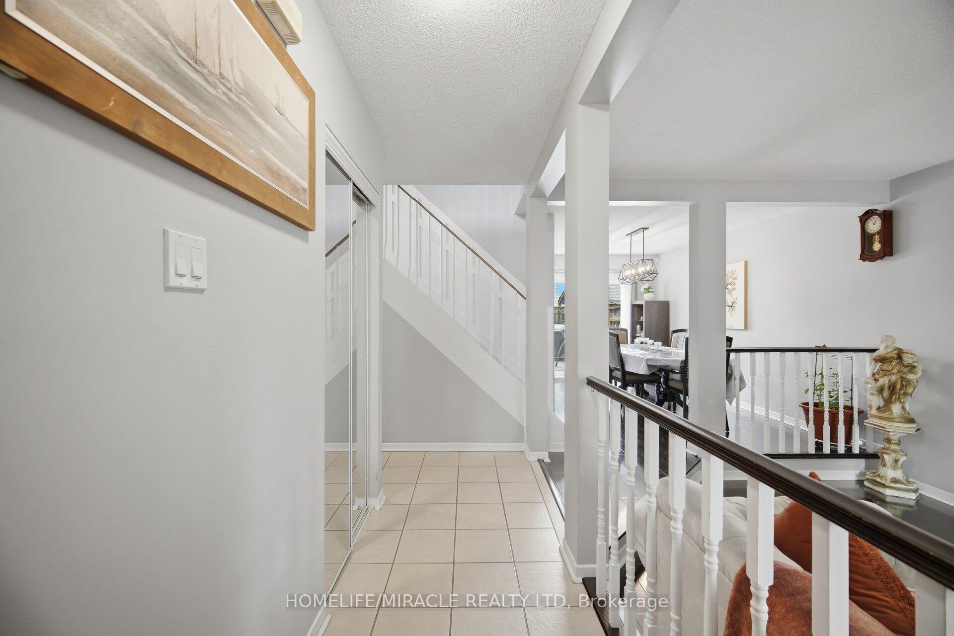 Photo 7 of 113 Fanshawe Drive, Brampton, Heart Lake West — HOMEH