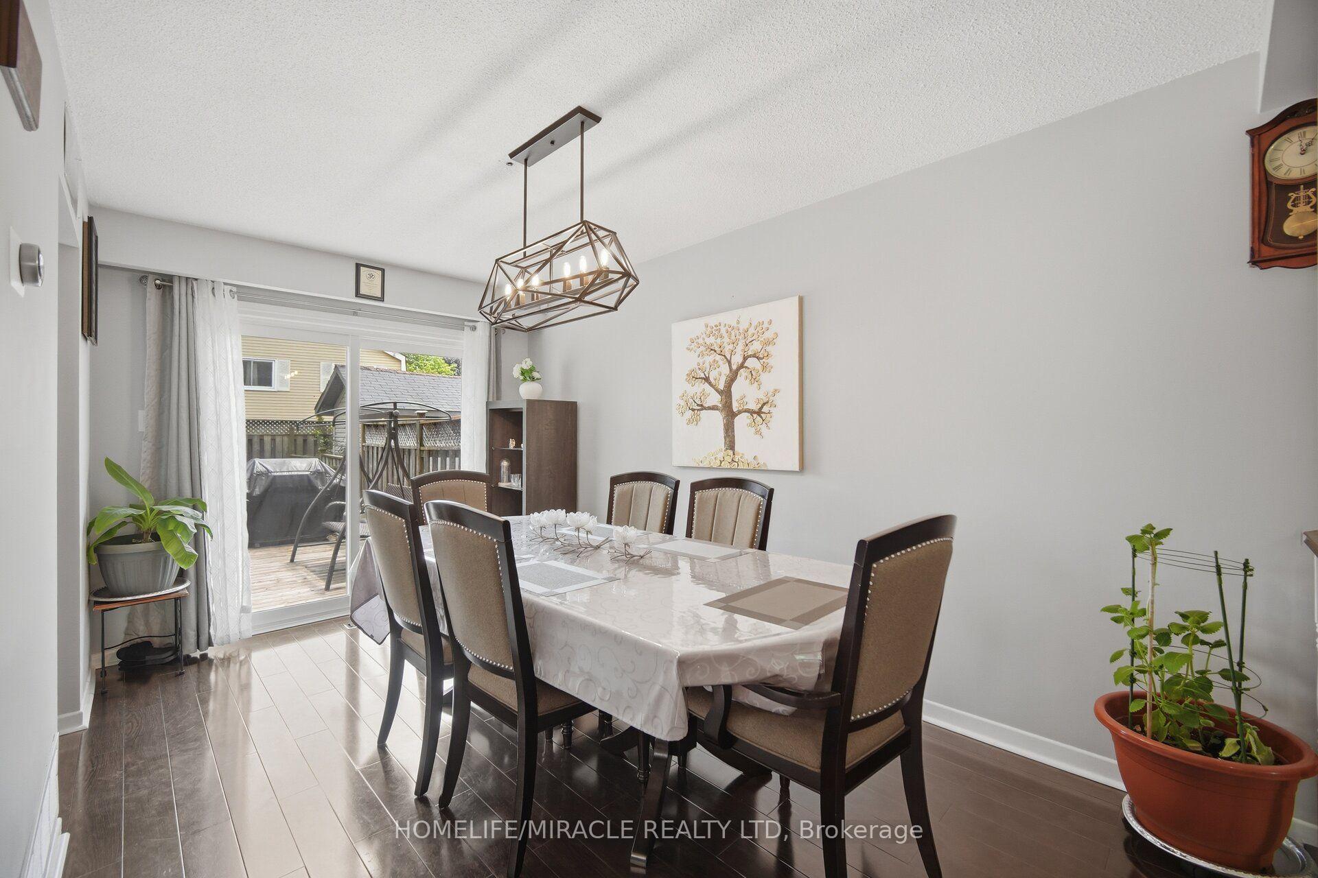 Photo 11 of 113 Fanshawe Drive, Brampton, Heart Lake West — HOMEH
