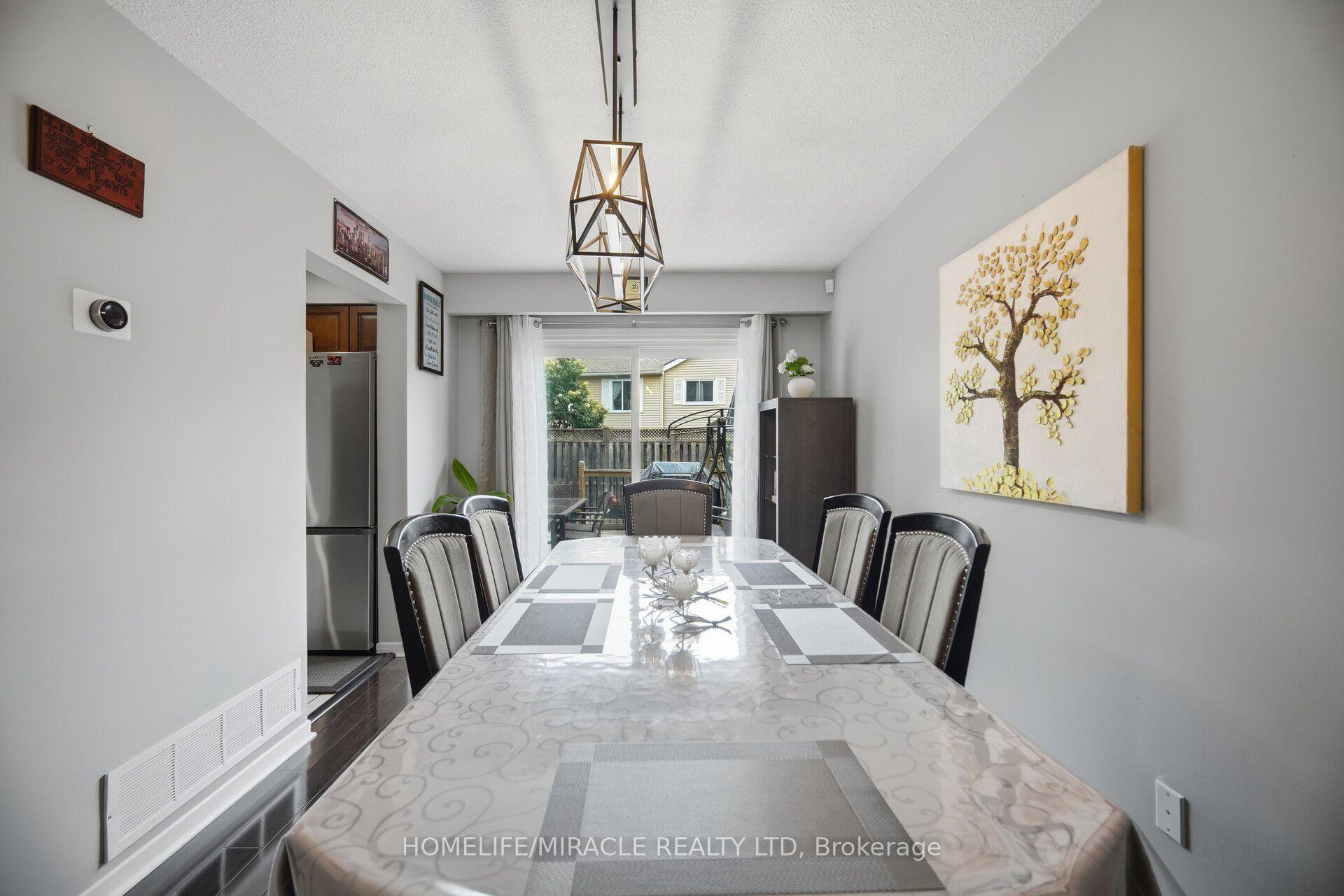 Photo 12 of 113 Fanshawe Drive, Brampton, Heart Lake West — HOMEH