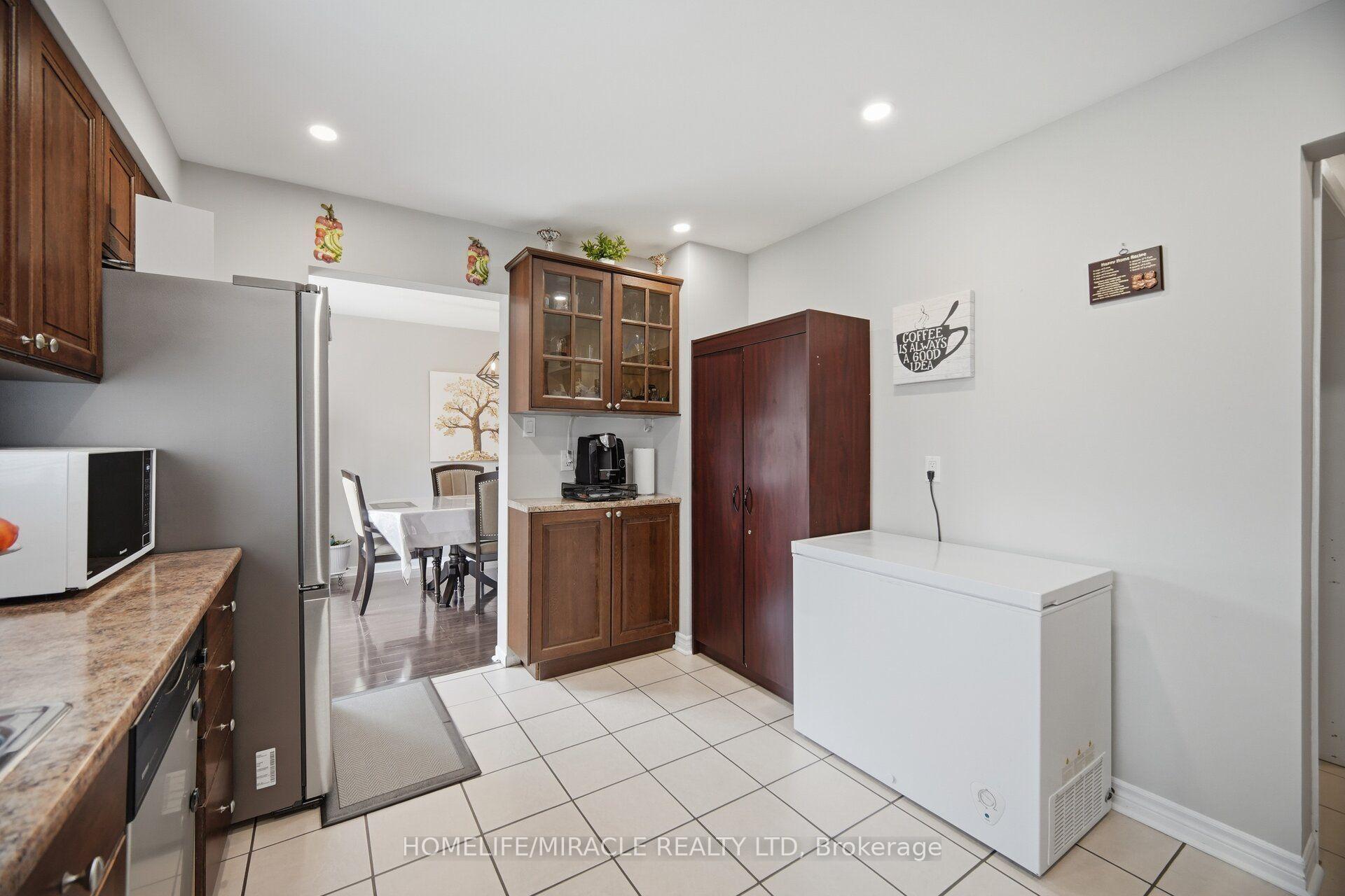 Photo 17 of 113 Fanshawe Drive, Brampton, Heart Lake West — HOMEH