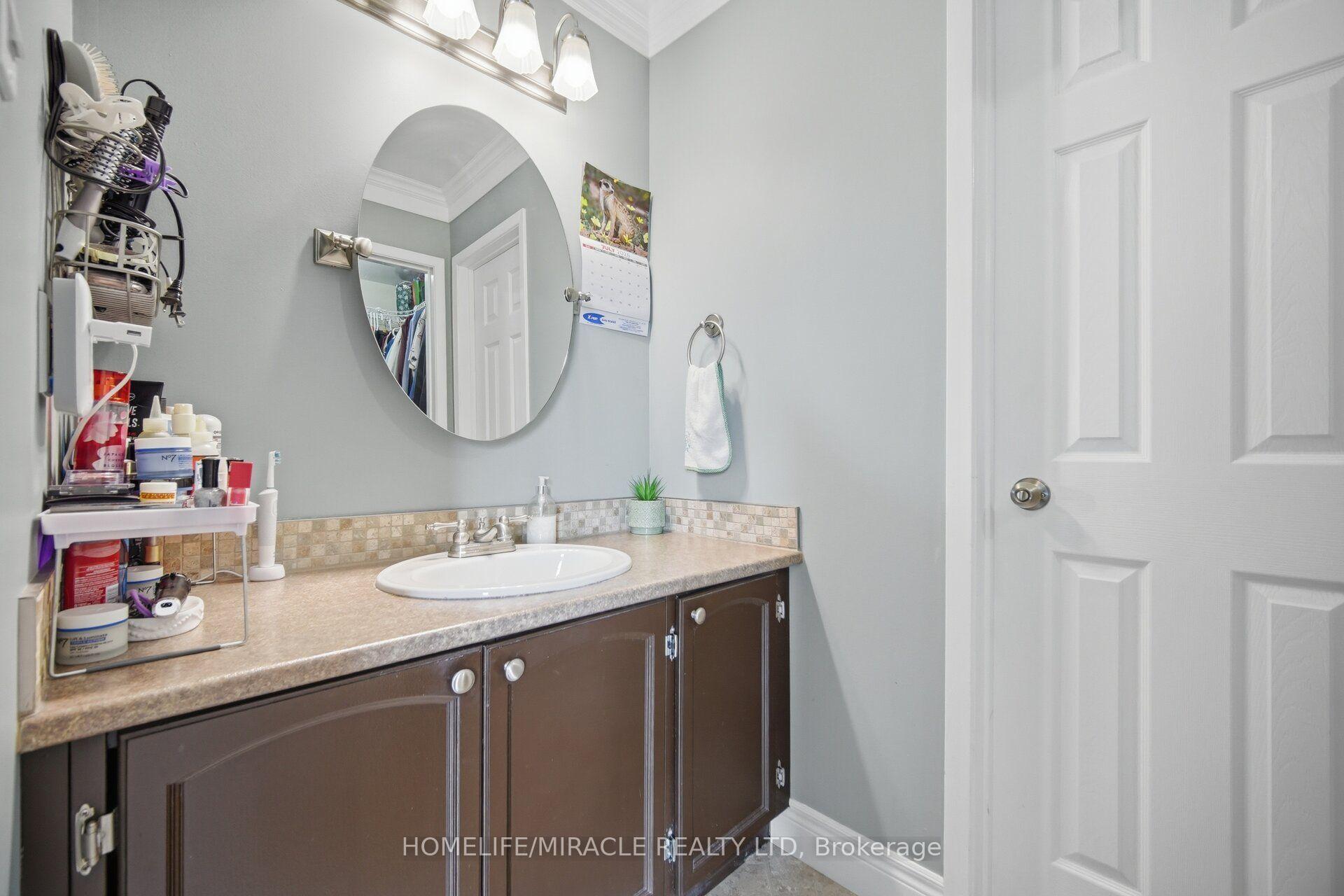 Photo 24 of 113 Fanshawe Drive, Brampton, Heart Lake West — HOMEH
