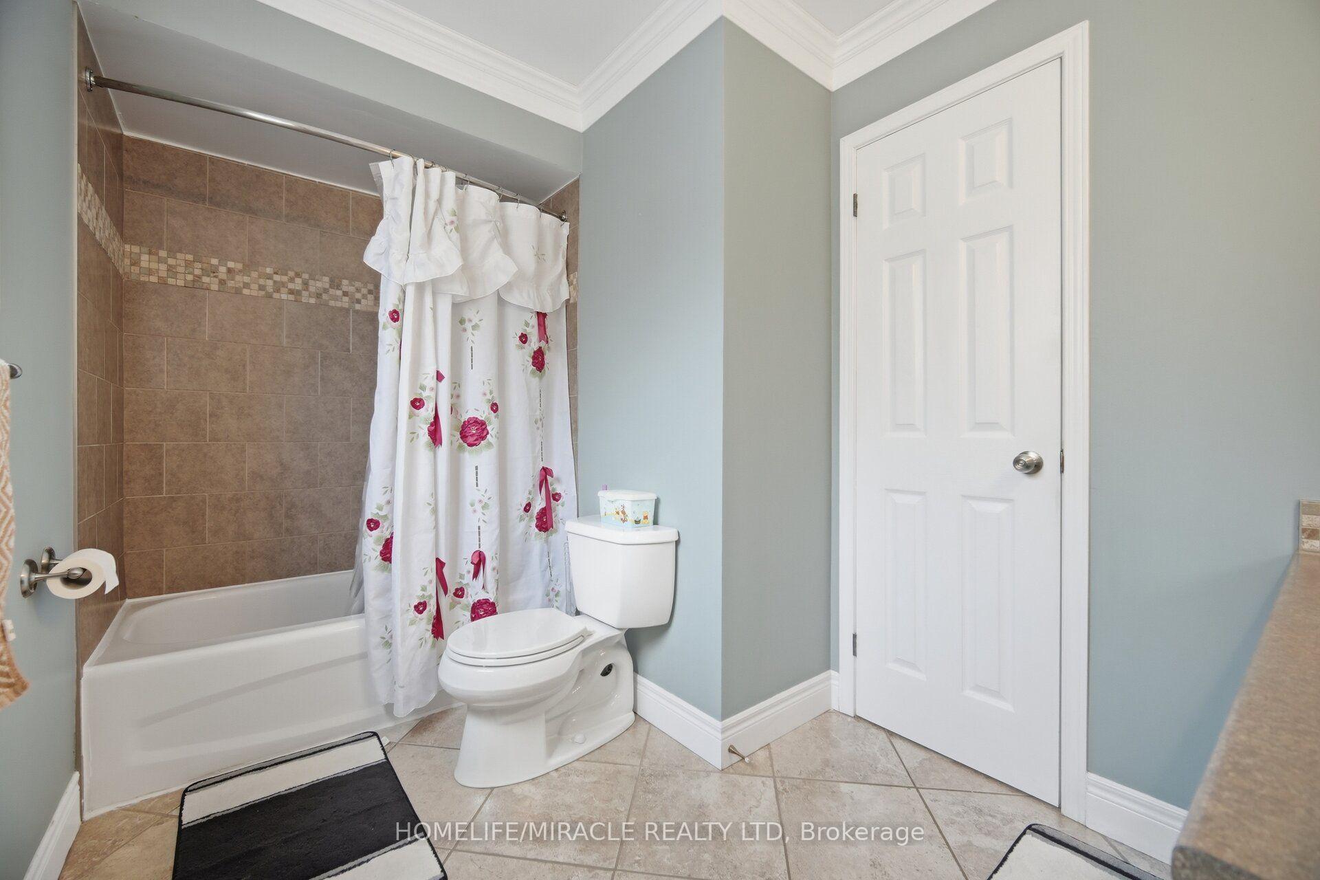 Photo 25 of 113 Fanshawe Drive, Brampton, Heart Lake West — HOMEH