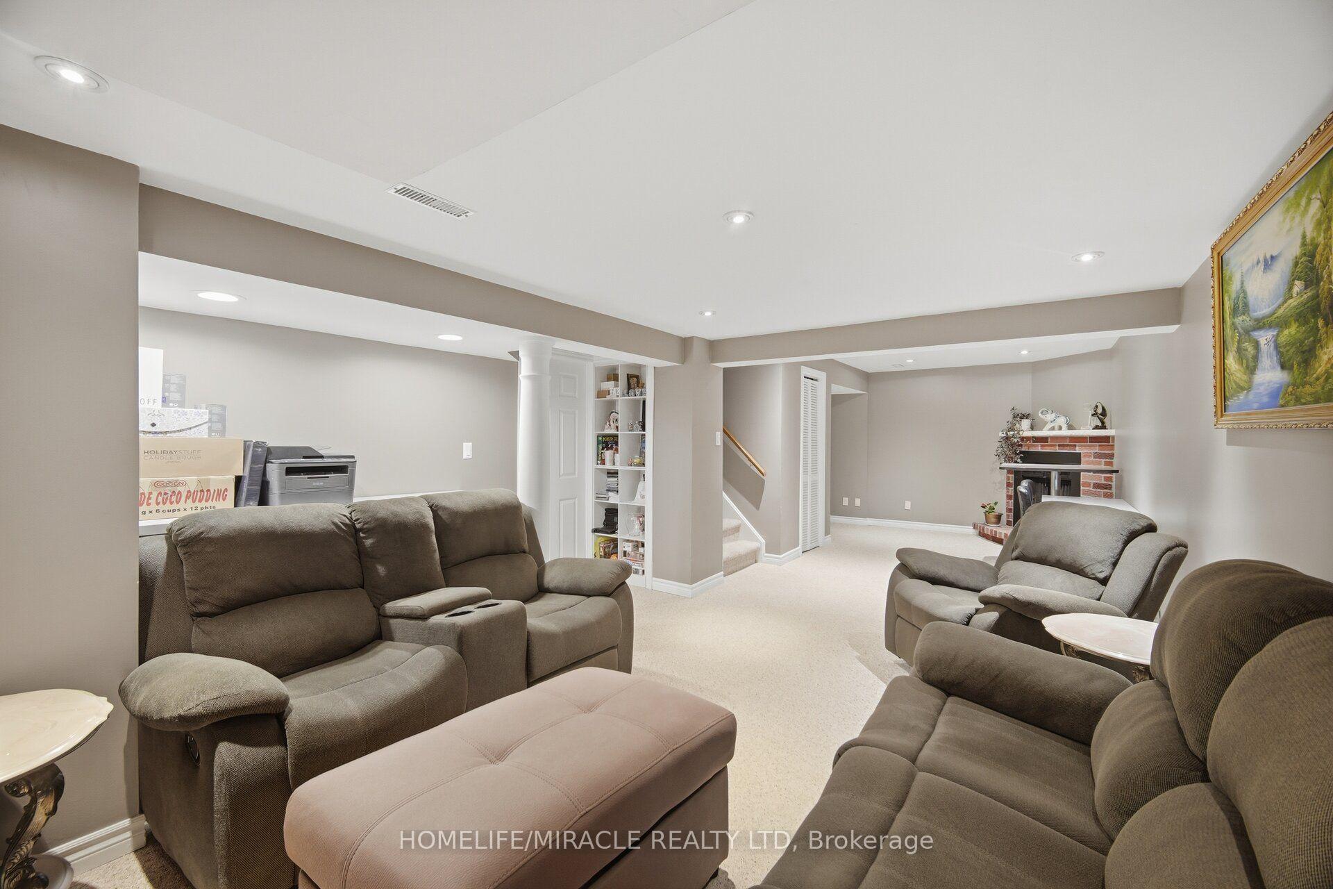 Photo 37 of 113 Fanshawe Drive, Brampton, Heart Lake West — HOMEH