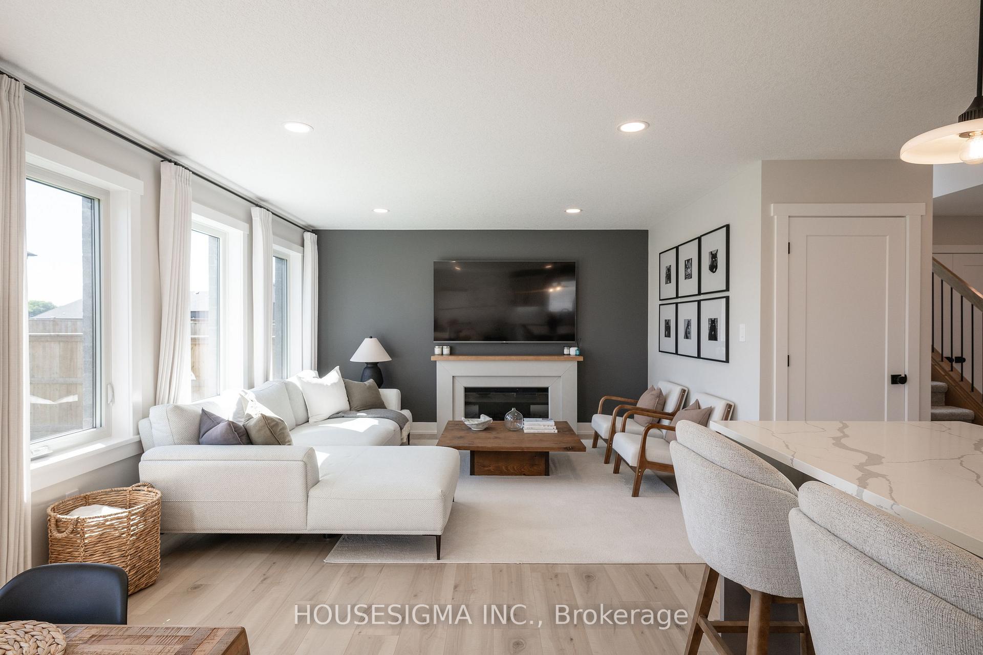 Photo 11 of 48 Postma Crescent, North Middlesex, Ailsa Craig — HOMEH