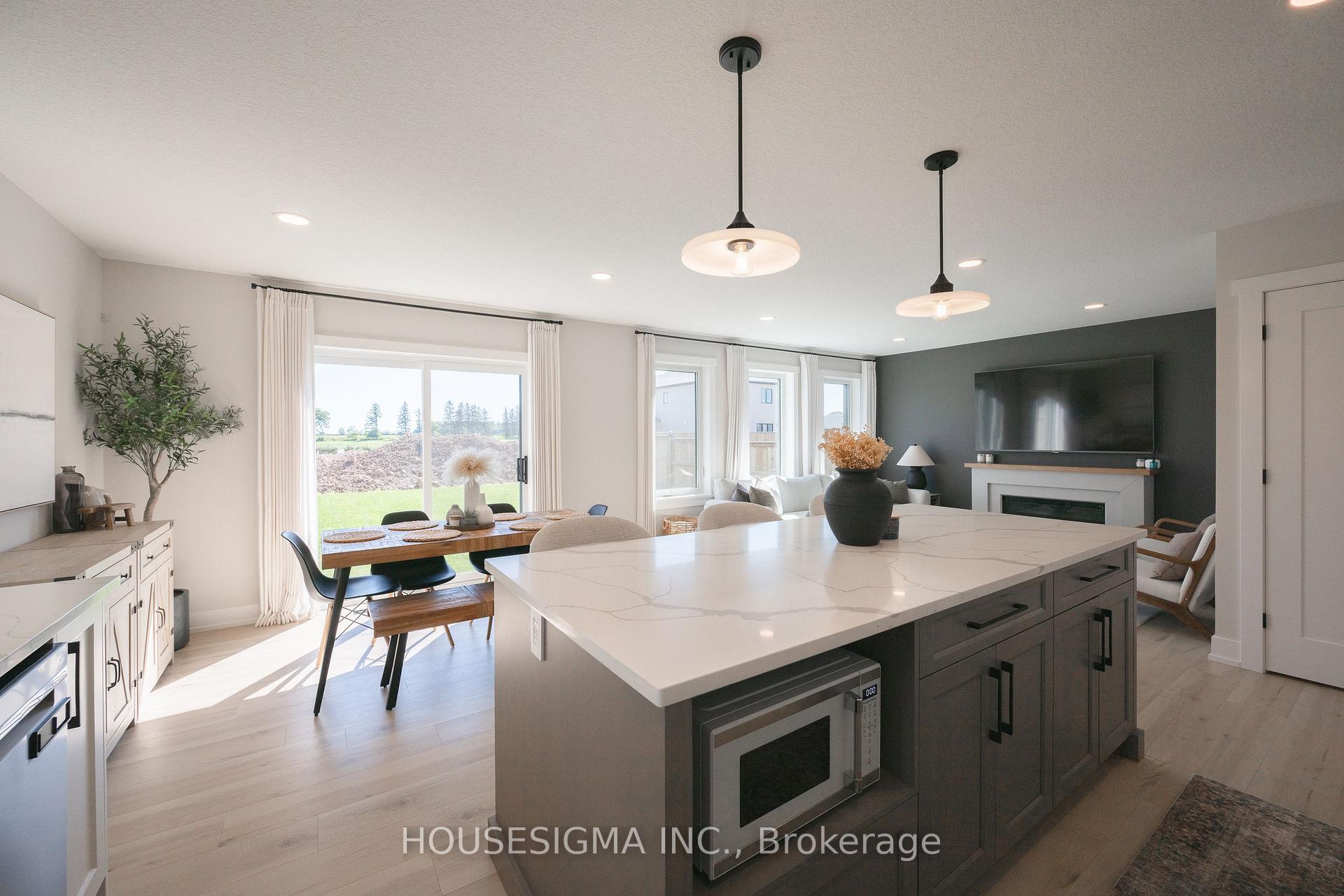 Photo 16 of 48 Postma Crescent, North Middlesex, Ailsa Craig — HOMEH