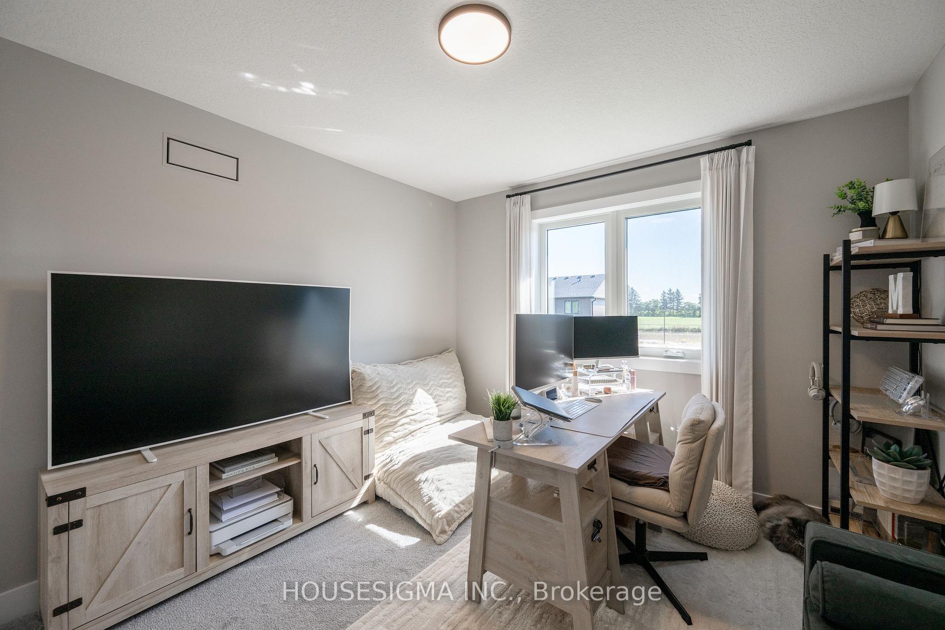 Photo 29 of 48 Postma Crescent, North Middlesex, Ailsa Craig — HOMEH