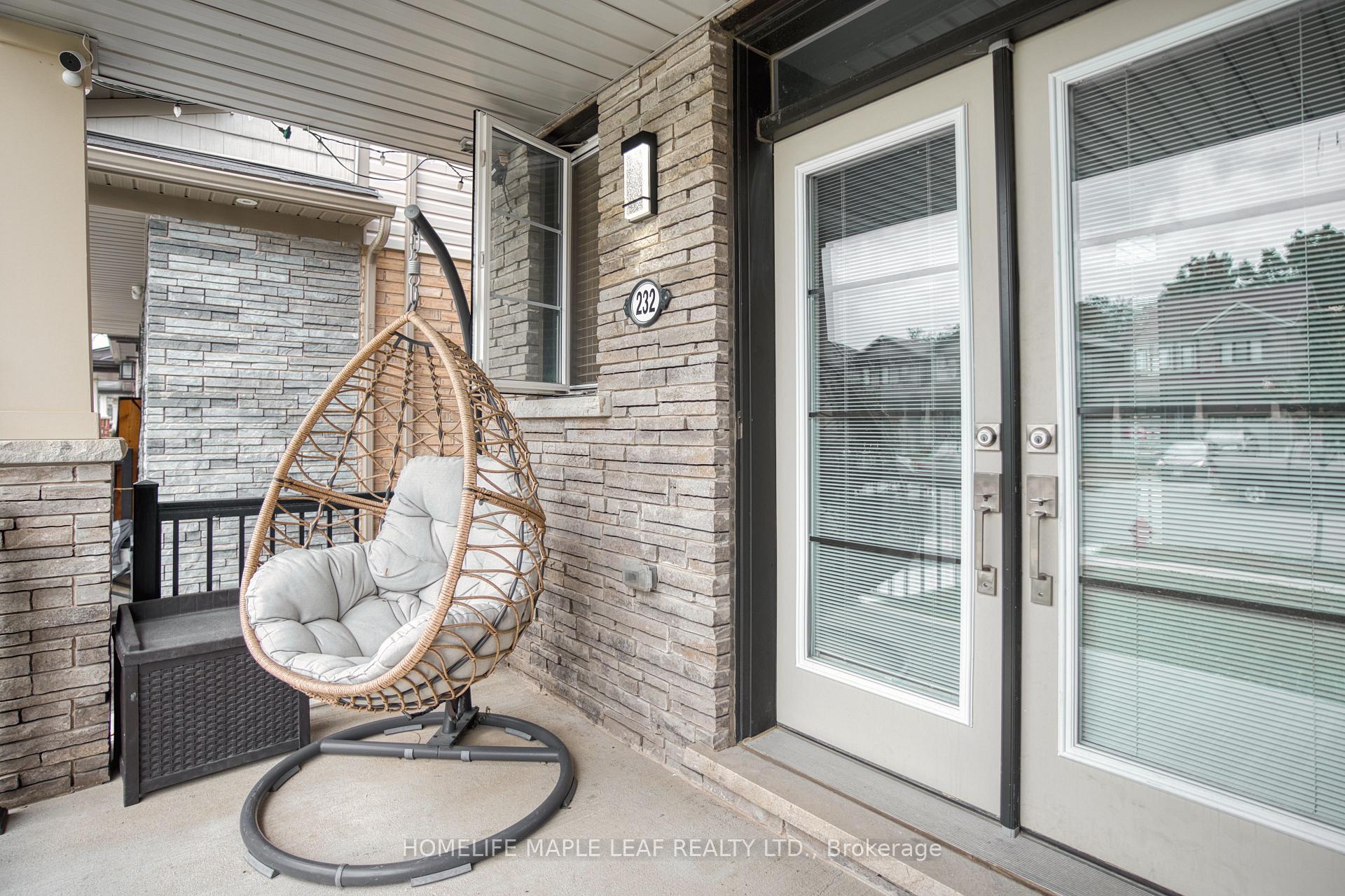 Photo 3 of 232 Bedrock Drive S, Hamilton, Stoney Creek Mountain — HOMEH