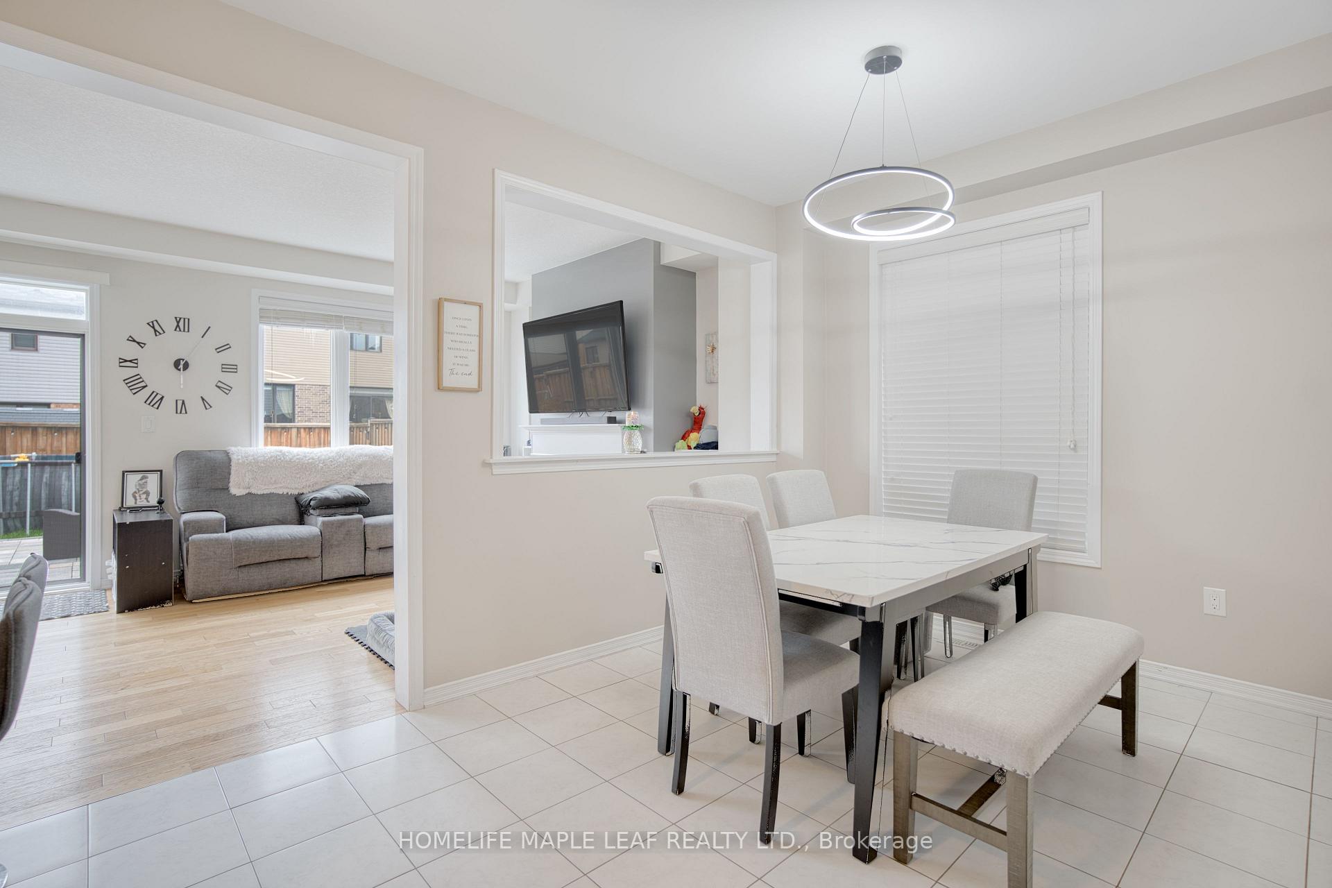 Photo 7 of 232 Bedrock Drive S, Hamilton, Stoney Creek Mountain — HOMEH