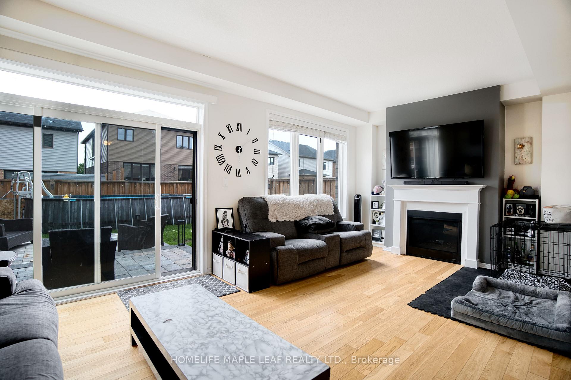 Photo 11 of 232 Bedrock Drive S, Hamilton, Stoney Creek Mountain — HOMEH