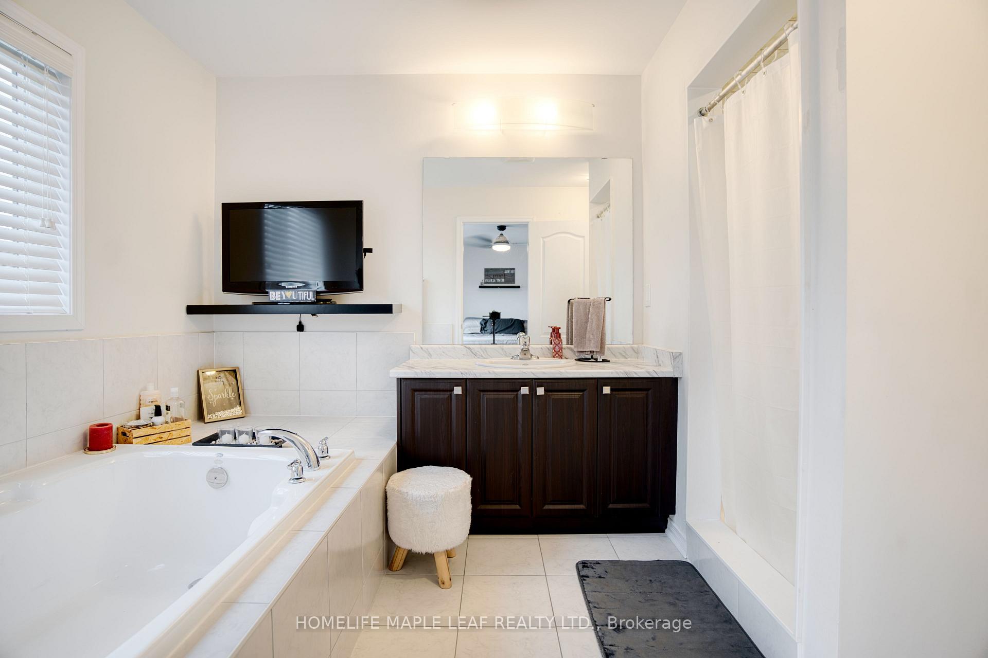 Photo 14 of 232 Bedrock Drive S, Hamilton, Stoney Creek Mountain — HOMEH
