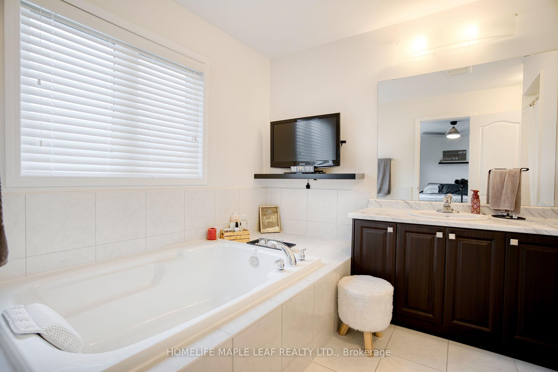 Photo 15 of 232 Bedrock Drive S, Hamilton, Stoney Creek Mountain — HOMEH