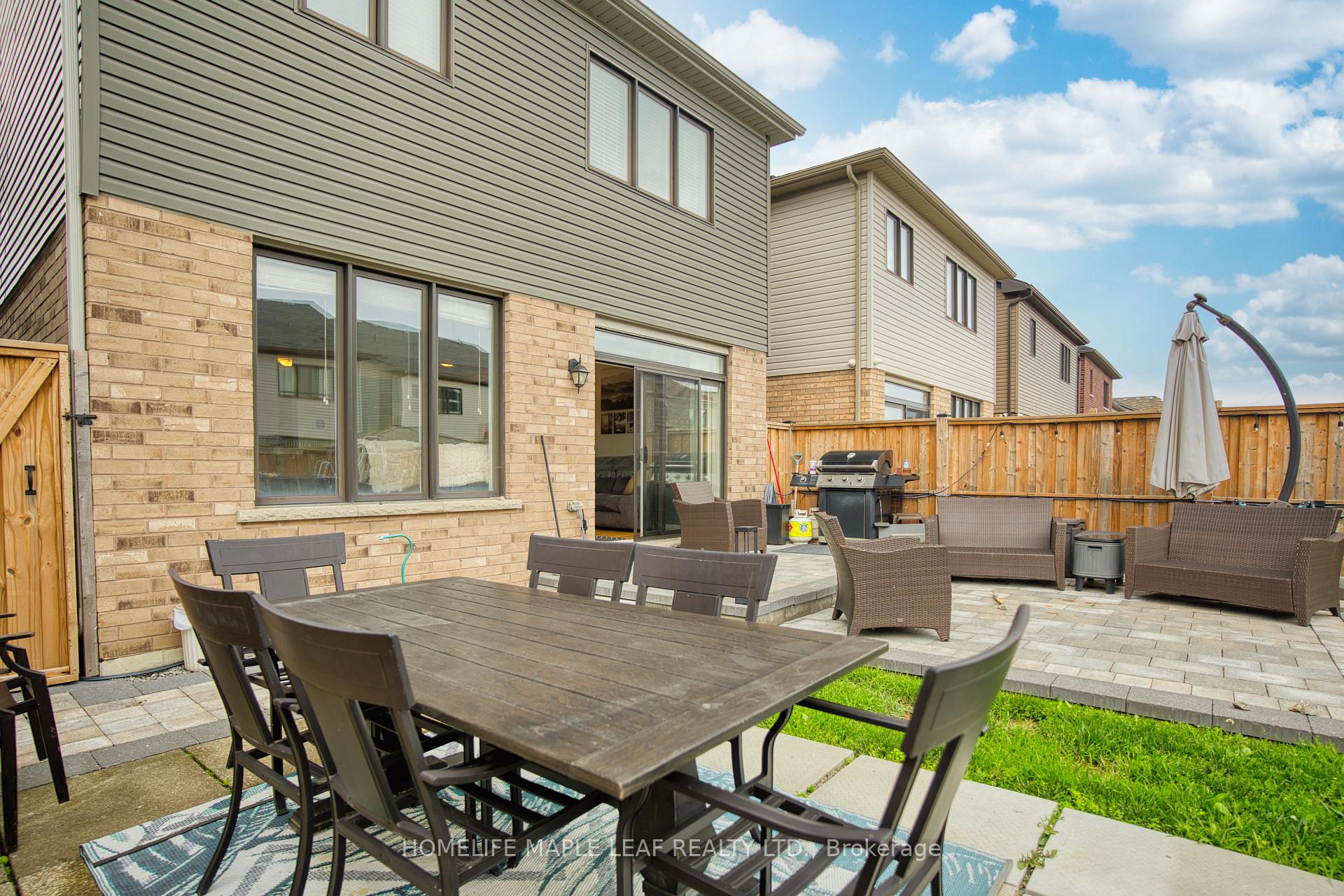 Photo 24 of 232 Bedrock Drive S, Hamilton, Stoney Creek Mountain — HOMEH