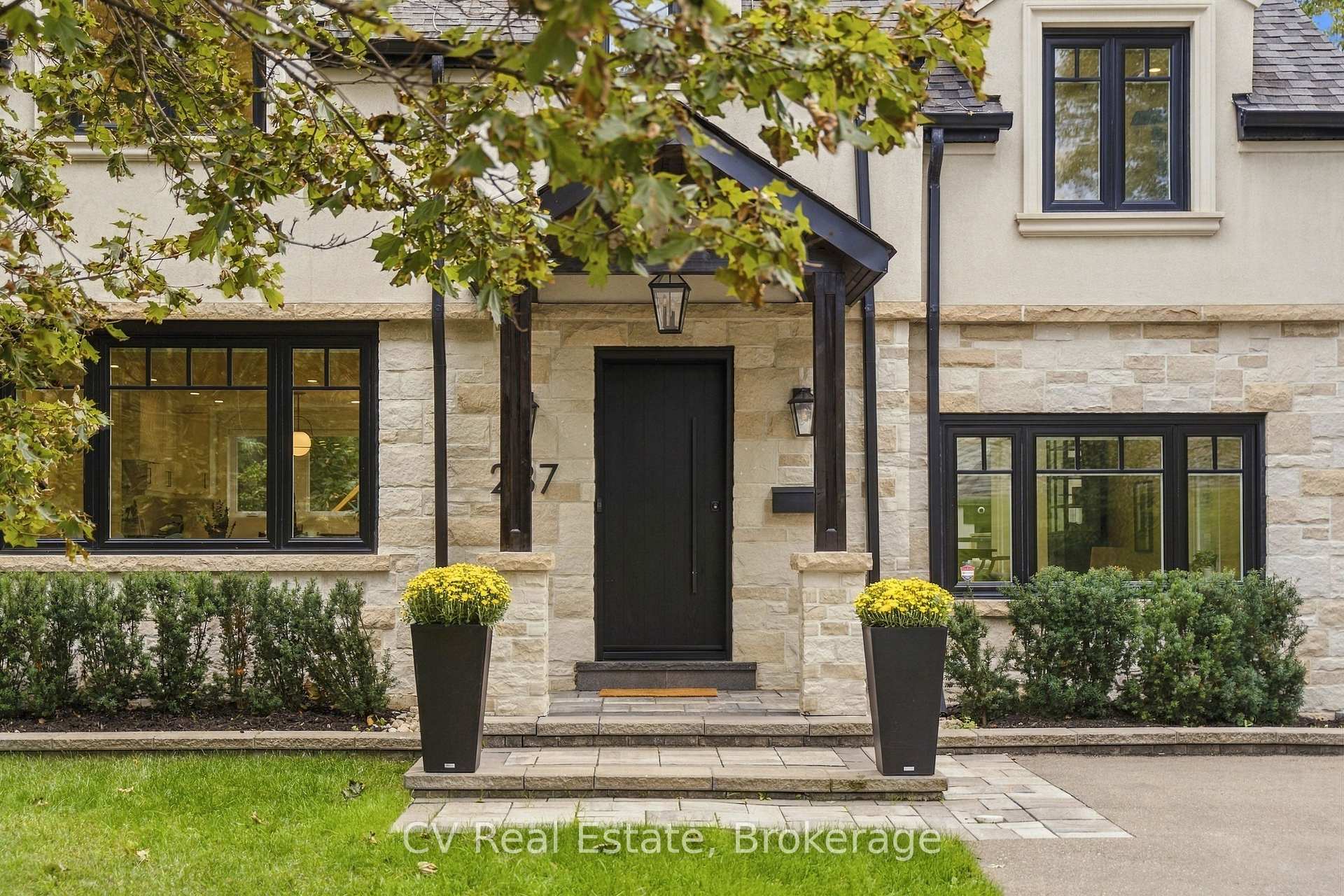 Photo 4 of 287 Yonge Boulevard, Toronto, Bedford Park-Nortown — HOMEH