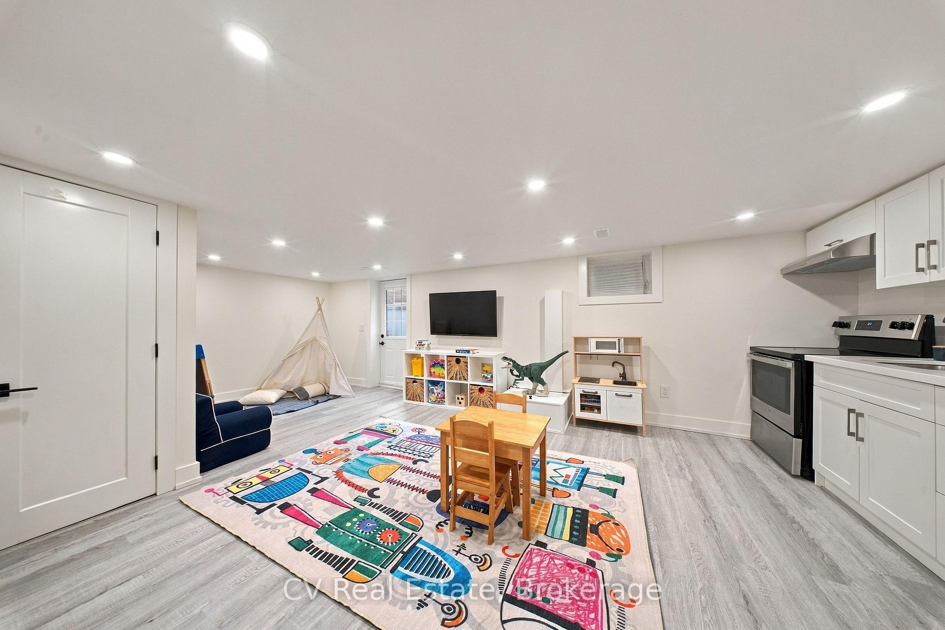 Photo 64 of 287 Yonge Boulevard, Toronto, Bedford Park-Nortown — HOMEH
