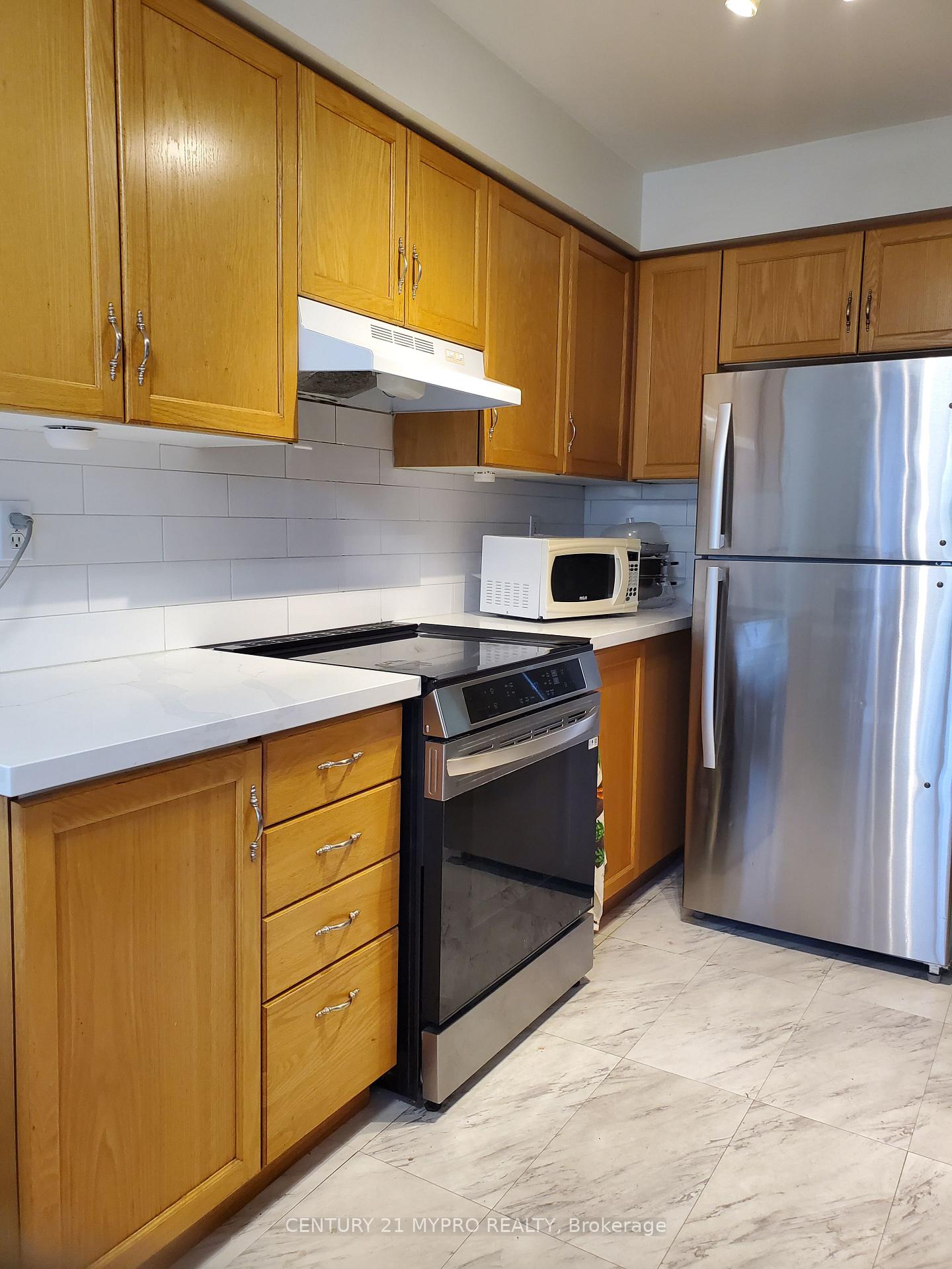 Photo 5 of 11 Oglevie Drive, Whitby, Pringle Creek — HOMEH