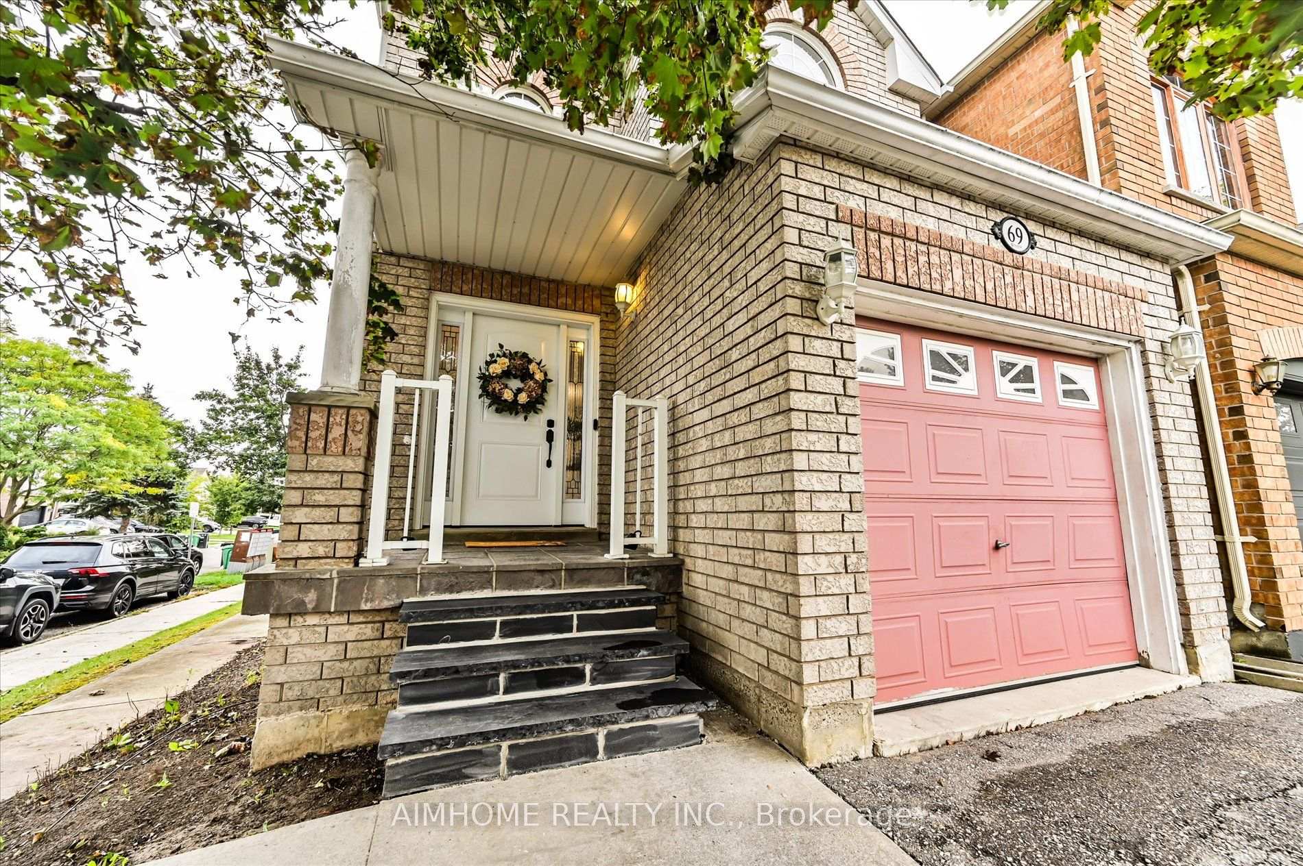 Photo 2 of 69 Senator Way, Caledon, Bolton North — HOMEH