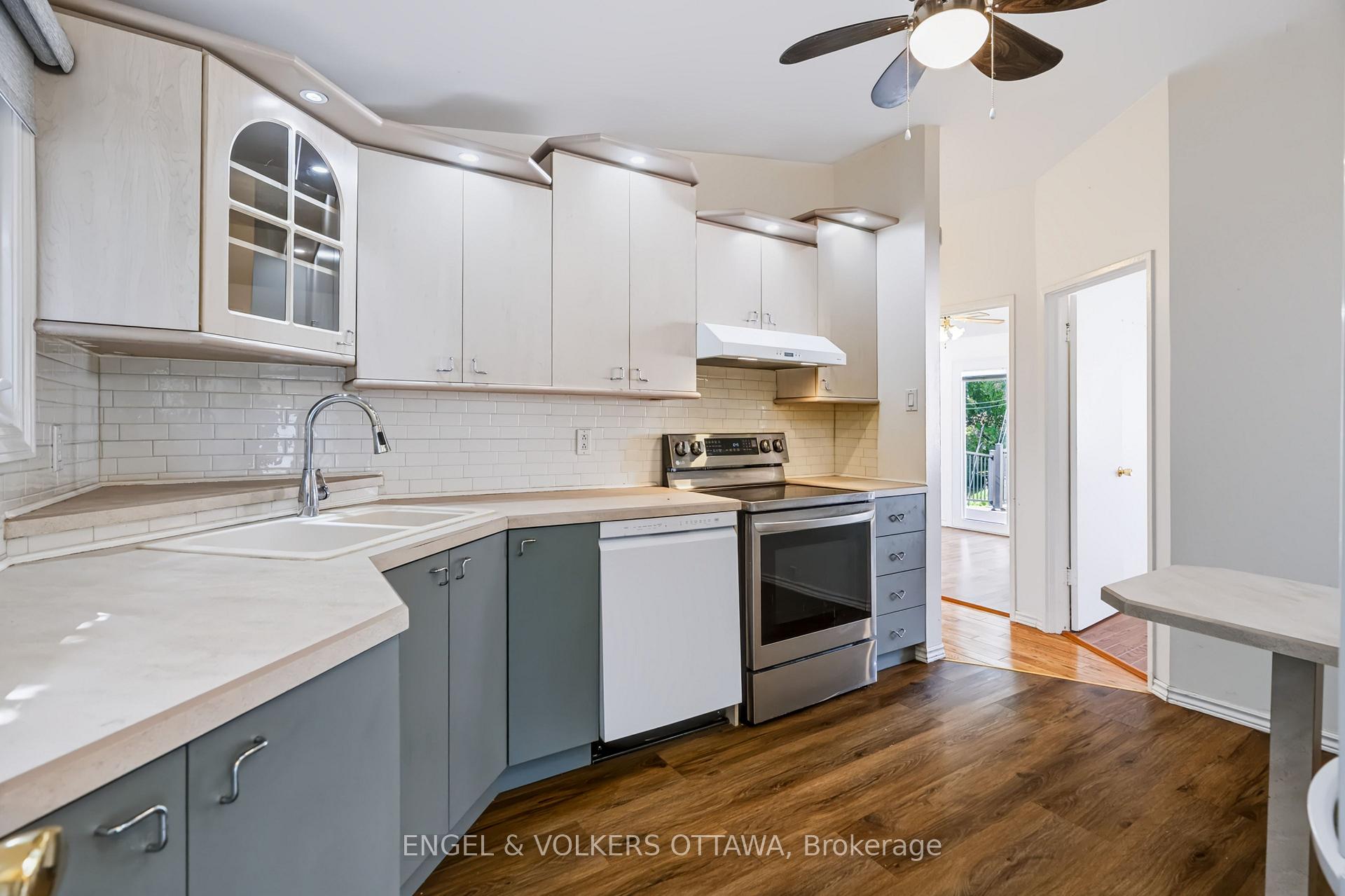 Photo 12 of 2034 Cornish Street, Ottawa, Elmvale Acres/Urbandale — HOMEH