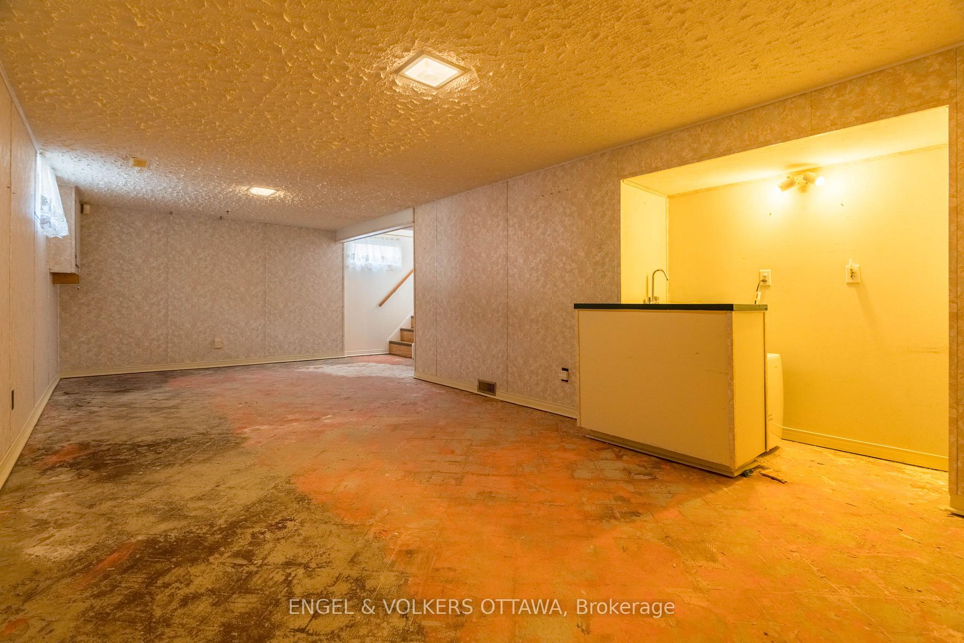 Photo 25 of 2034 Cornish Street, Ottawa, Elmvale Acres/Urbandale — HOMEH