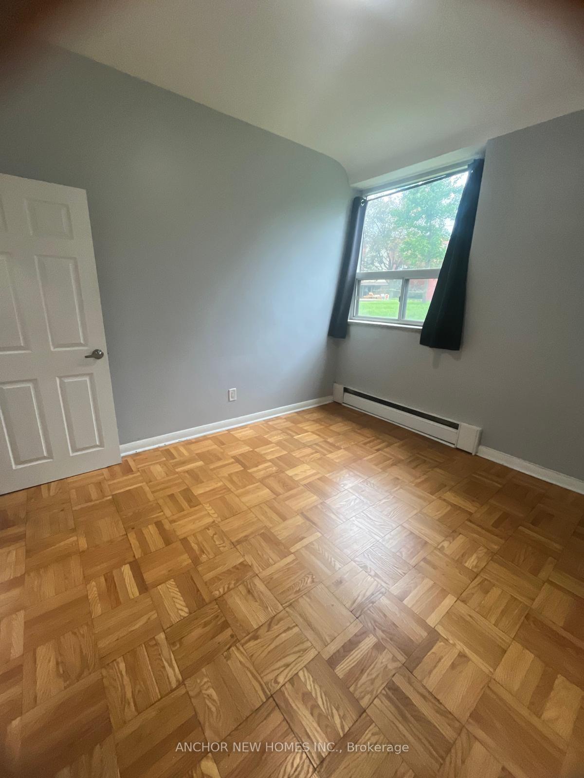 Photo 11 of Unit #3 Lower Level, 3 Hartham Place, North York, Downsview-Roding-CFB — HOMEH