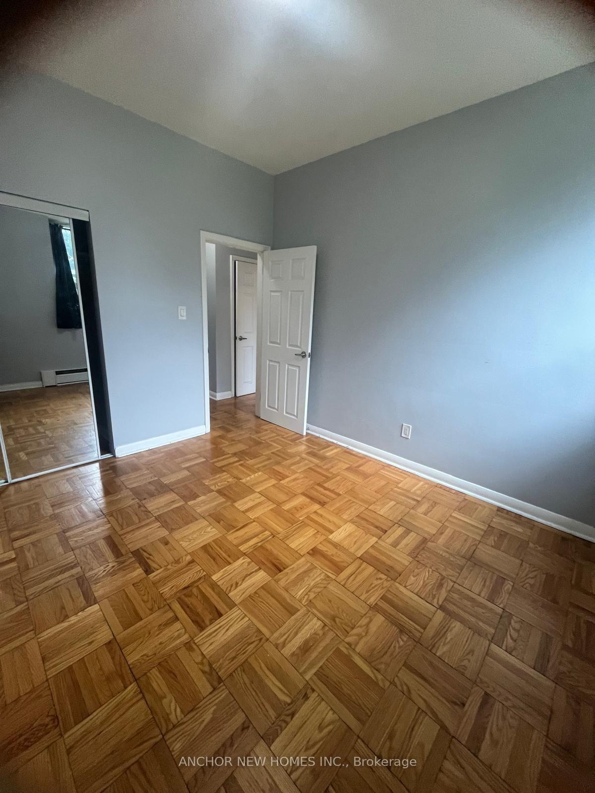Photo 12 of Unit #3 Lower Level, 3 Hartham Place, North York, Downsview-Roding-CFB — HOMEH