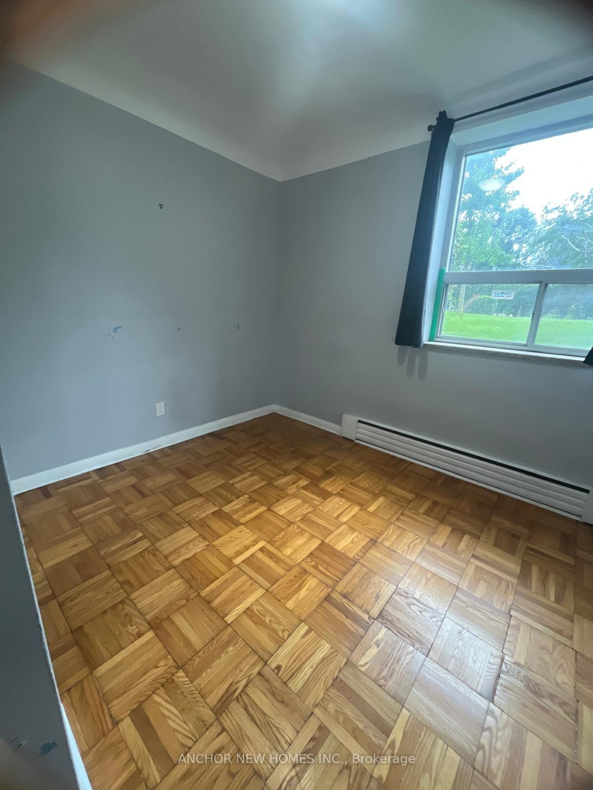 Photo 15 of Unit #3 Lower Level, 3 Hartham Place, North York, Downsview-Roding-CFB — HOMEH