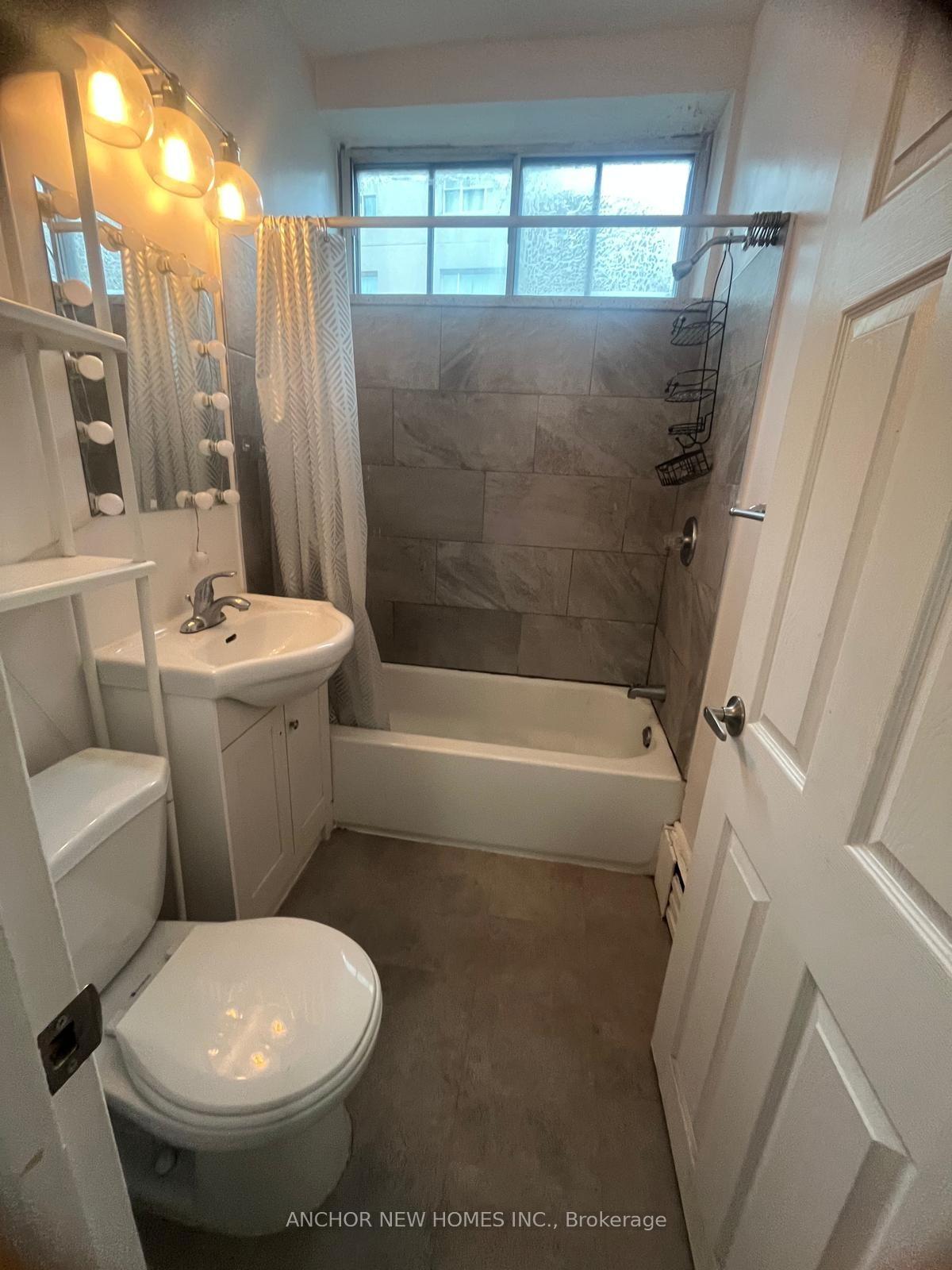Photo 17 of Unit #3 Lower Level, 3 Hartham Place, North York, Downsview-Roding-CFB — HOMEH
