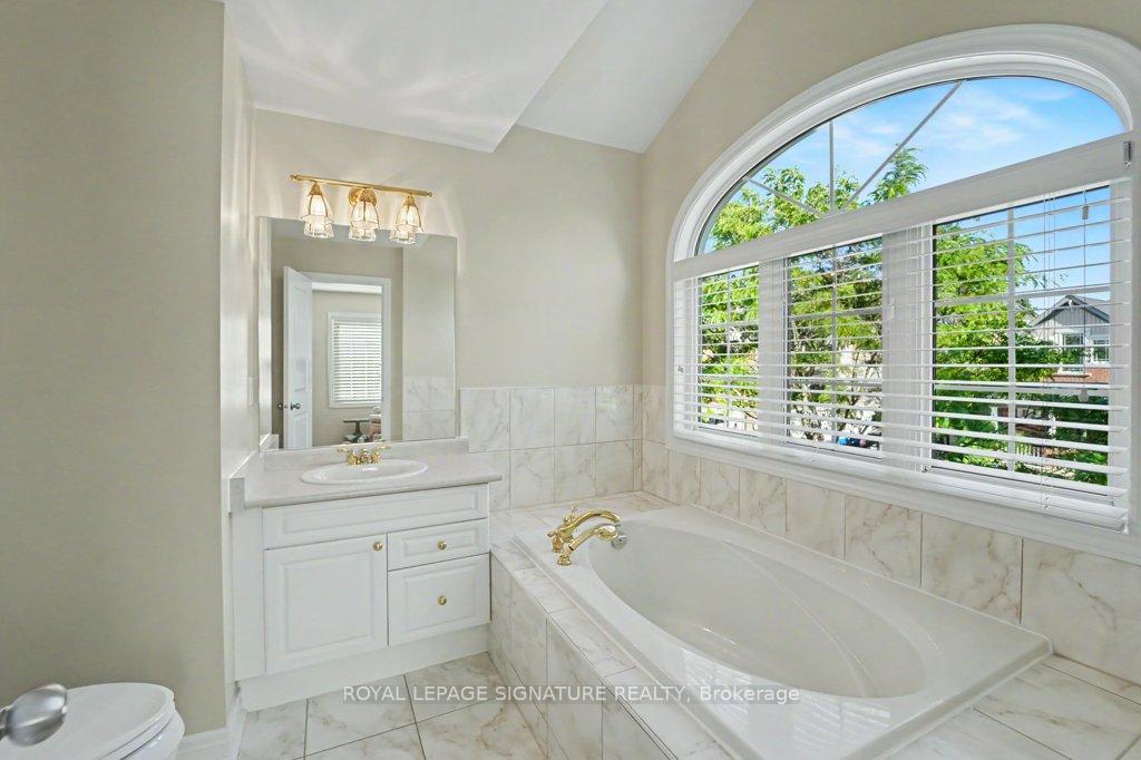 Photo 27 of 22 Ulson Drive, Richmond Hill, Oak Ridges — HOMEH