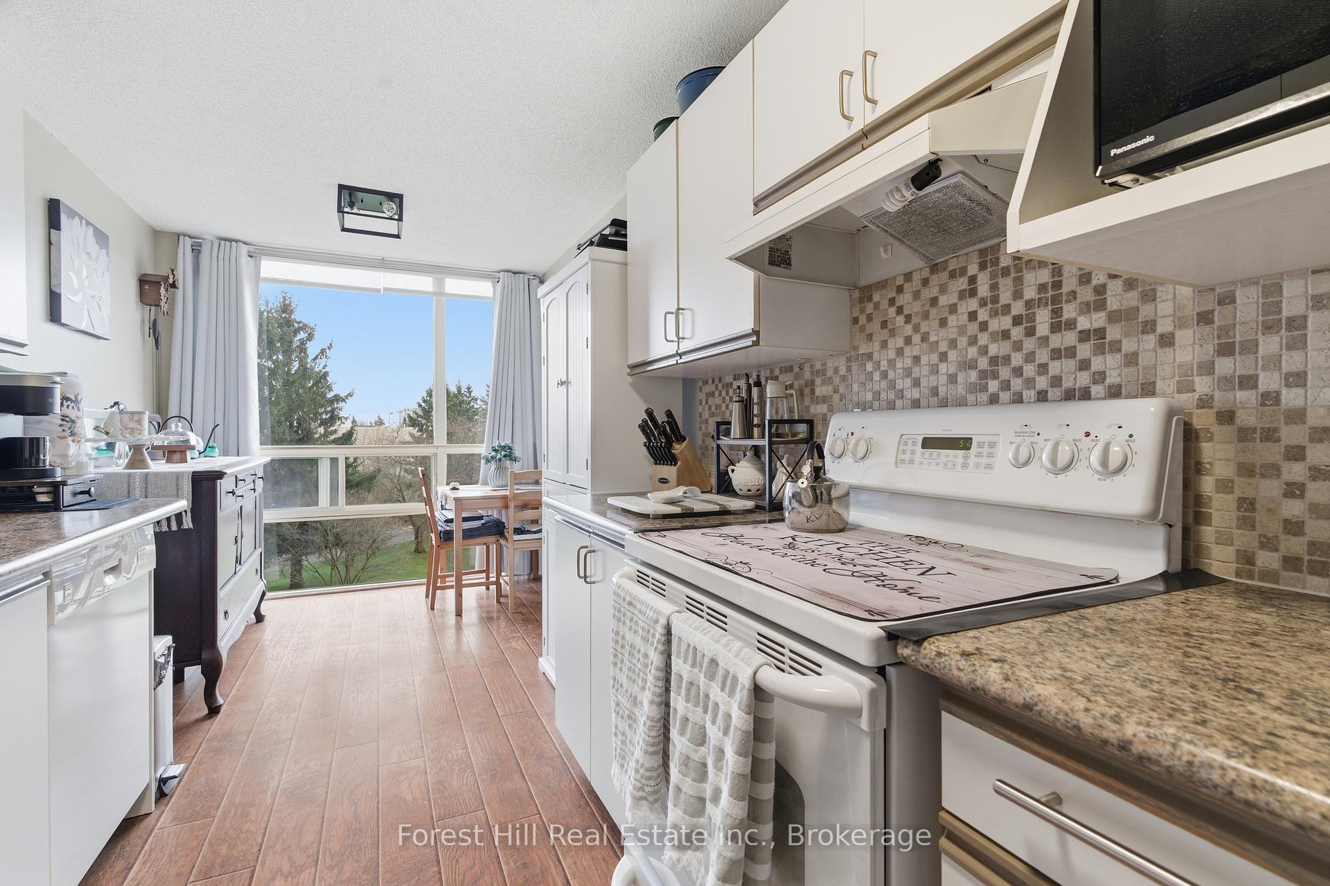 Photo 6 of Unit 402, 55 Blue Springs Drive, Waterloo, Colonial Acres — HOMEH
