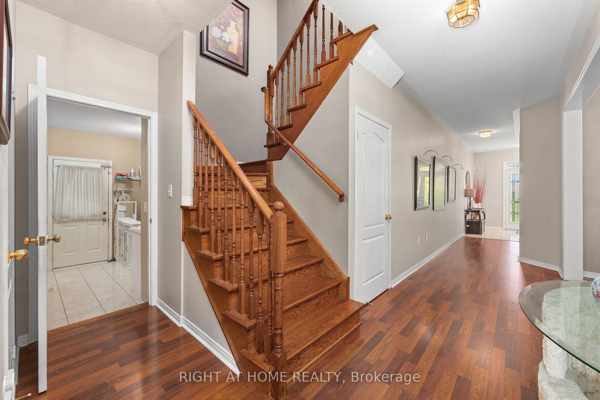 Photo 8 of 13 Cassinway Road, Brampton, Sandringham-Wellington — HOMEH