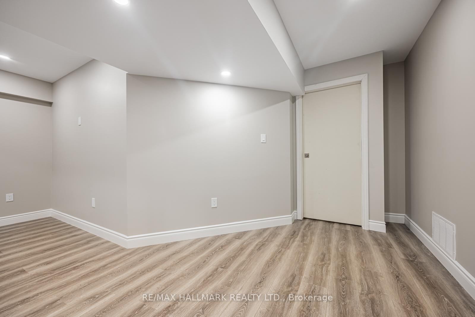 Photo 9 of 58 Jevons Drive, Ajax, South East — HOMEH