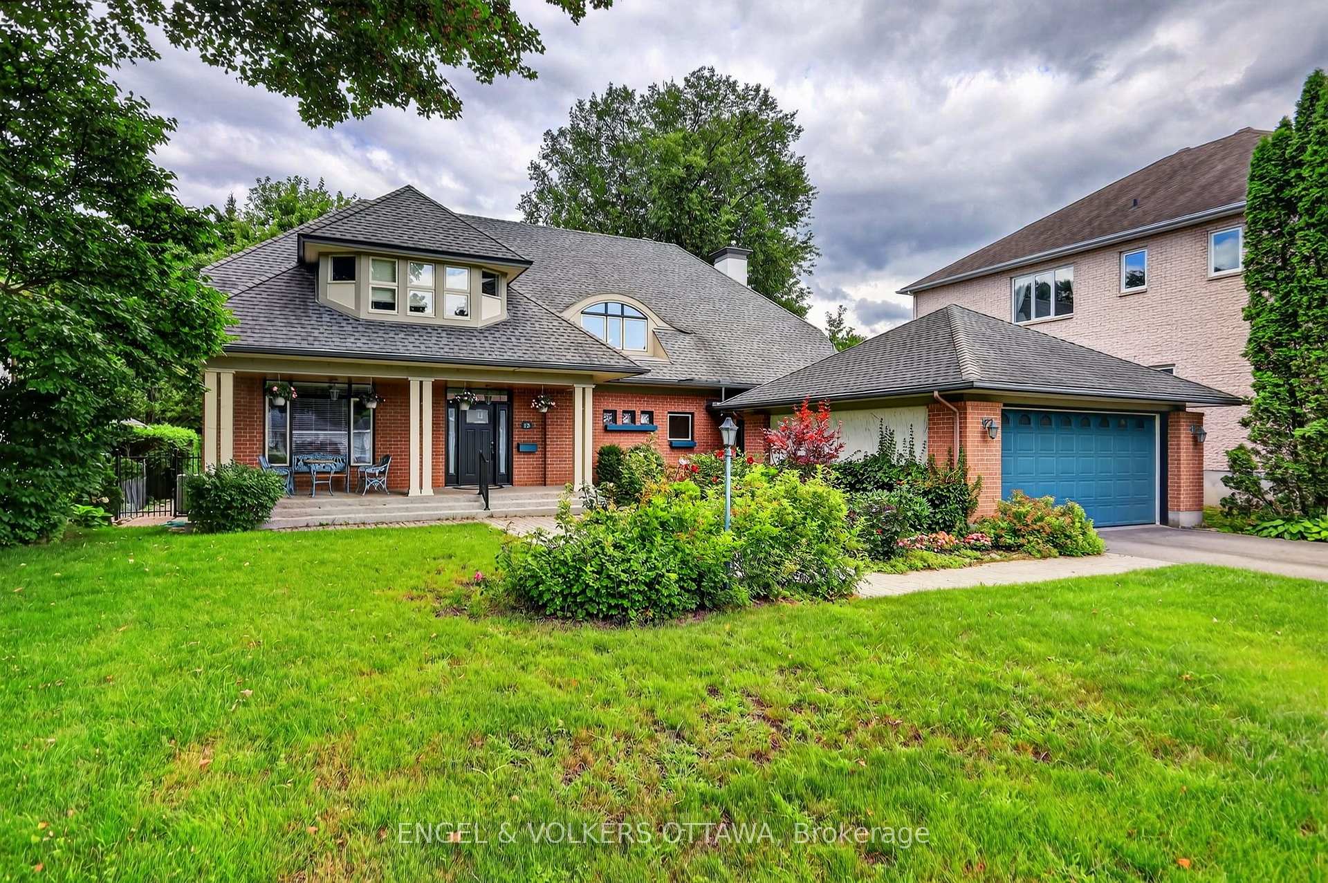 Photo 2 of 13 Chinook Crescent, Ottawa, Bruce Farm/Graham Park/Qualicum/Bellands — HOMEH