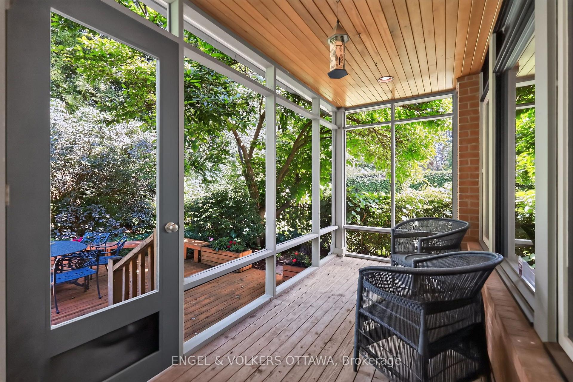 Photo 18 of 13 Chinook Crescent, Ottawa, Bruce Farm/Graham Park/Qualicum/Bellands — HOMEH
