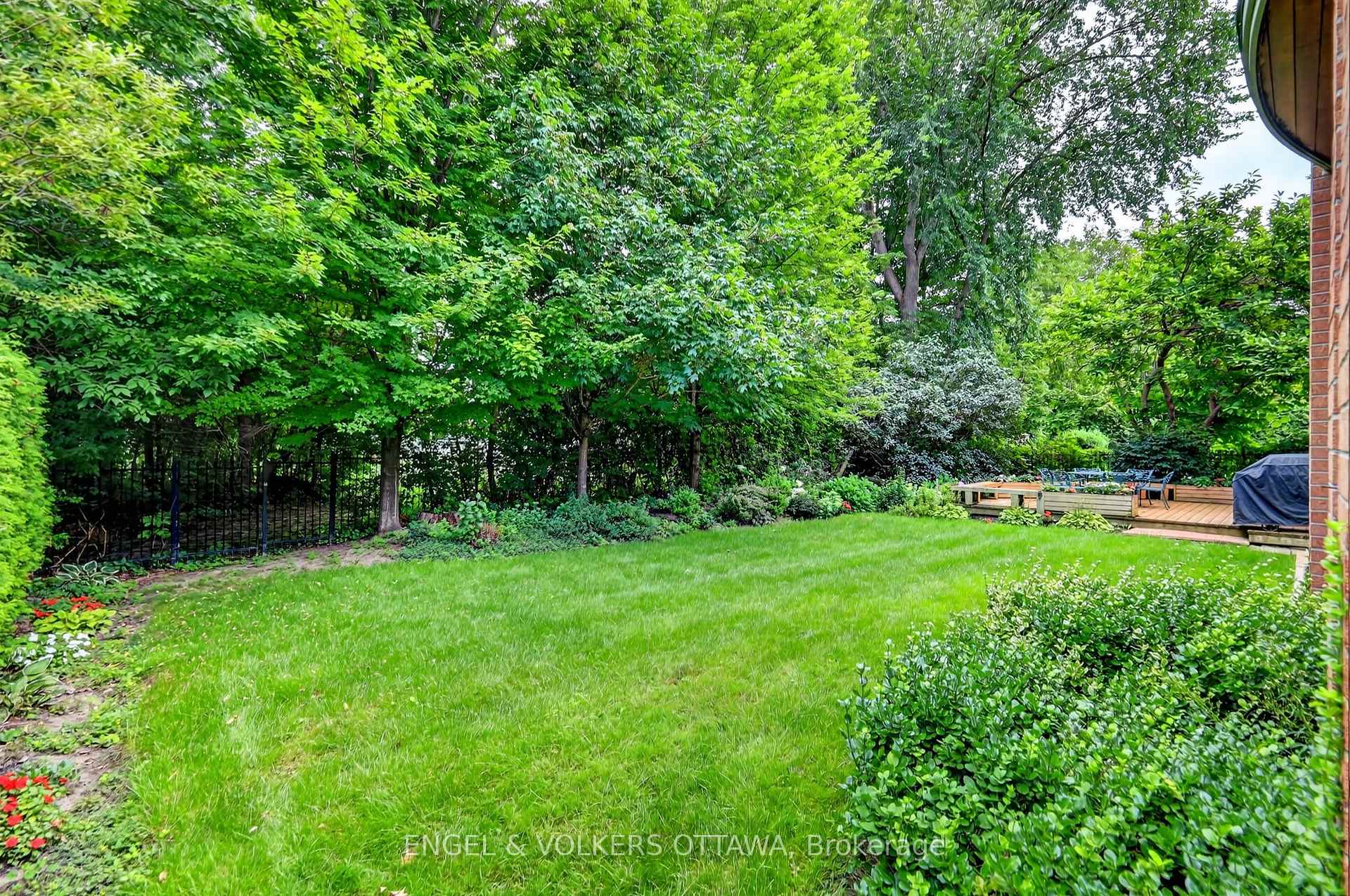 Photo 41 of 13 Chinook Crescent, Ottawa, Bruce Farm/Graham Park/Qualicum/Bellands — HOMEH