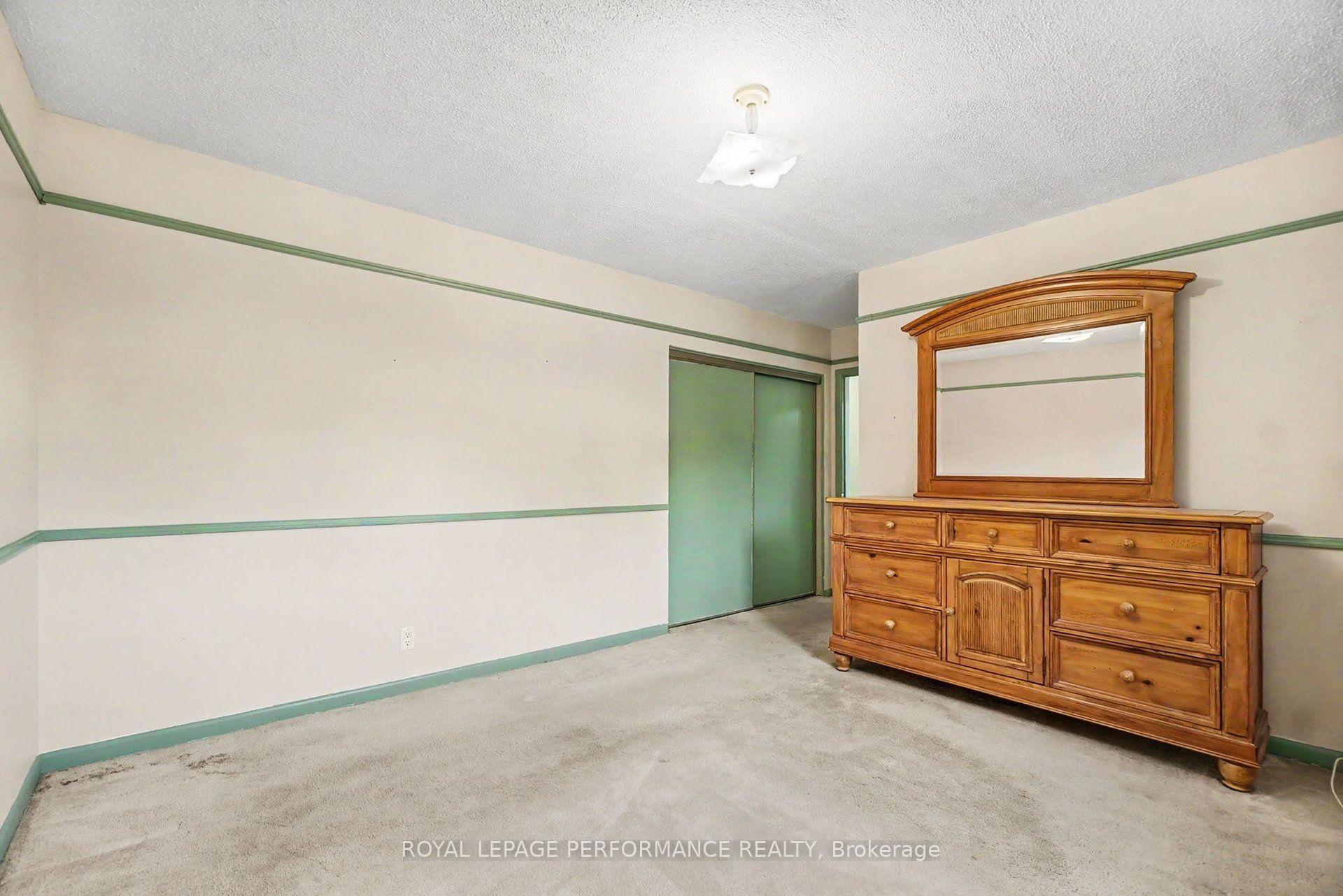 Photo 11 of 1374 Highgate Road, Ottawa, Parkway Park — HOMEH