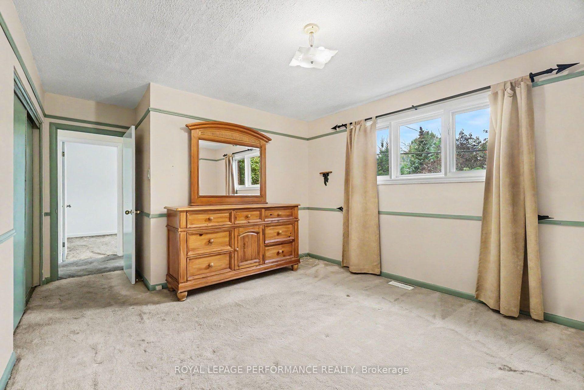 Photo 12 of 1374 Highgate Road, Ottawa, Parkway Park — HOMEH